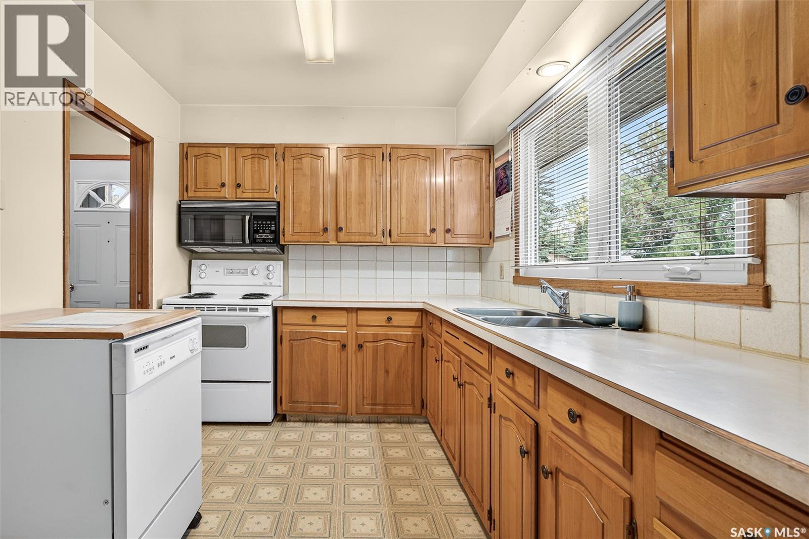 1113 Vaughan Street, Moose Jaw, Saskatchewan  S6H 5P3 - Photo 4 - SK019627