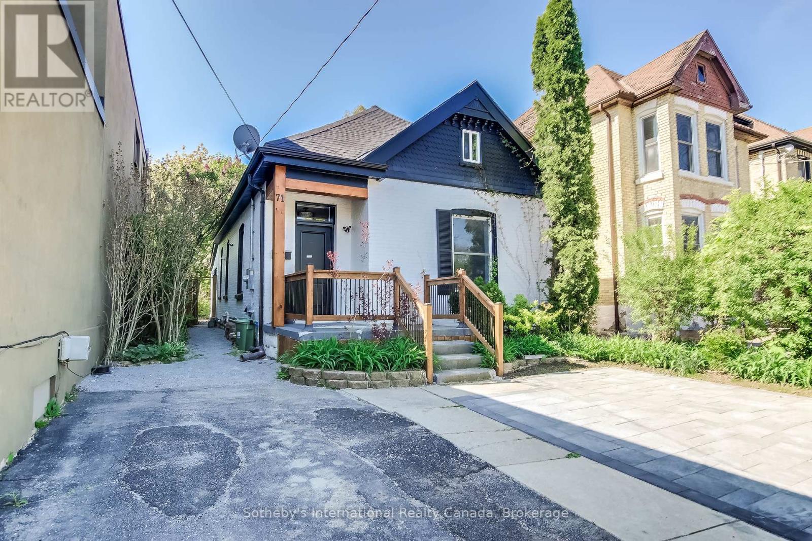 71 Briscoe Street E, London South, Ontario  N6C 1W8 - Photo 3 - X12385385