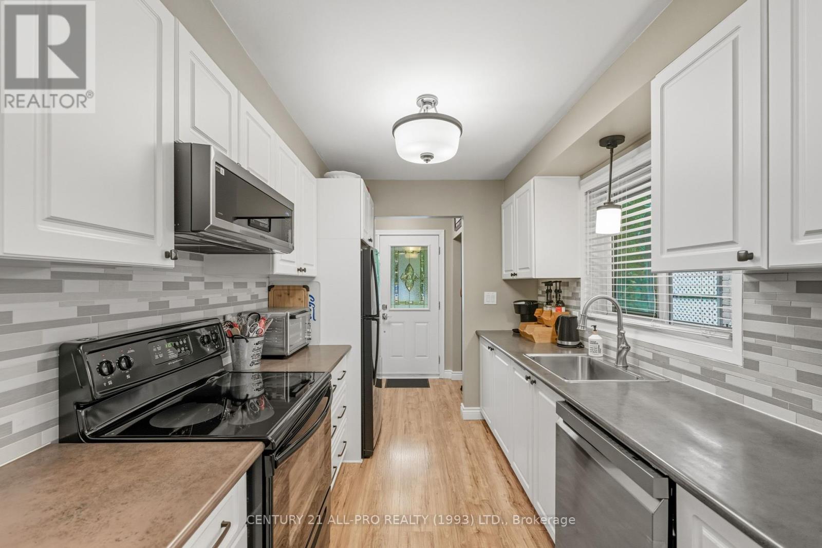 895 Exeter Street, Oshawa, Ontario  L1G 6R9 - Photo 12 - E12435446