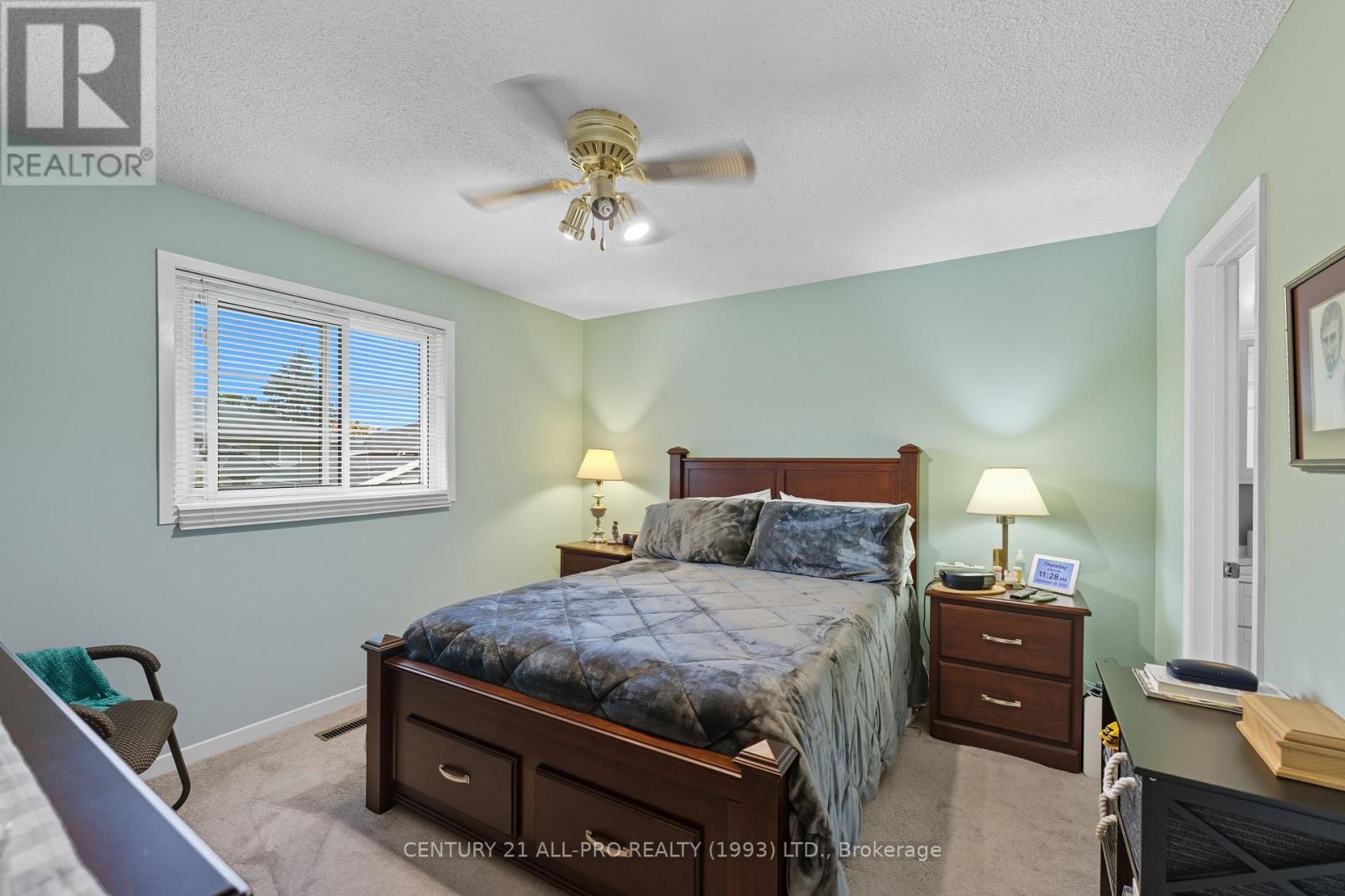 895 Exeter Street, Oshawa, Ontario  L1G 6R9 - Photo 17 - E12435446