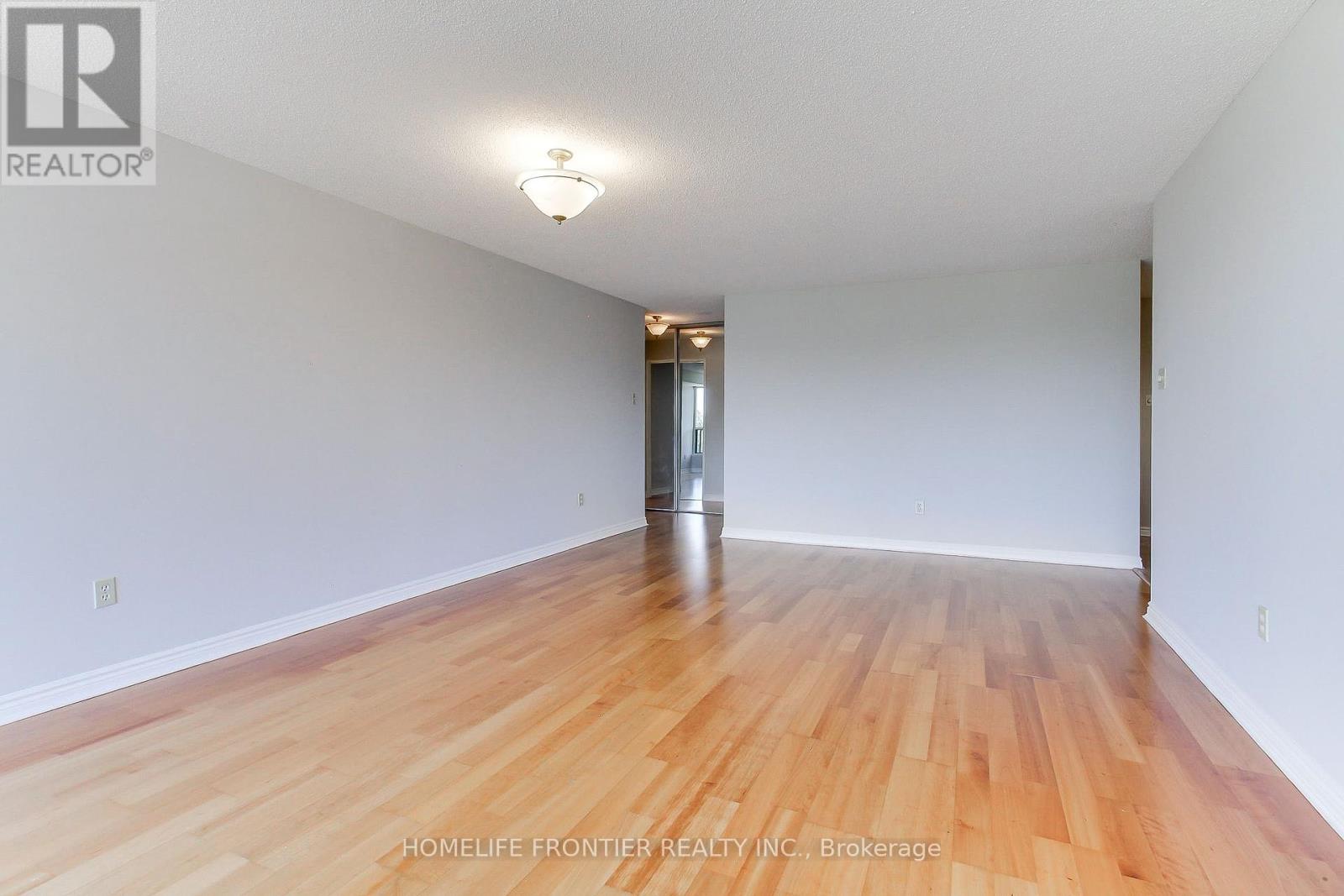 411 - 7300 Yonge Street, Vaughan, Ontario  L4J 7Y5 - Photo 10 - N12435351