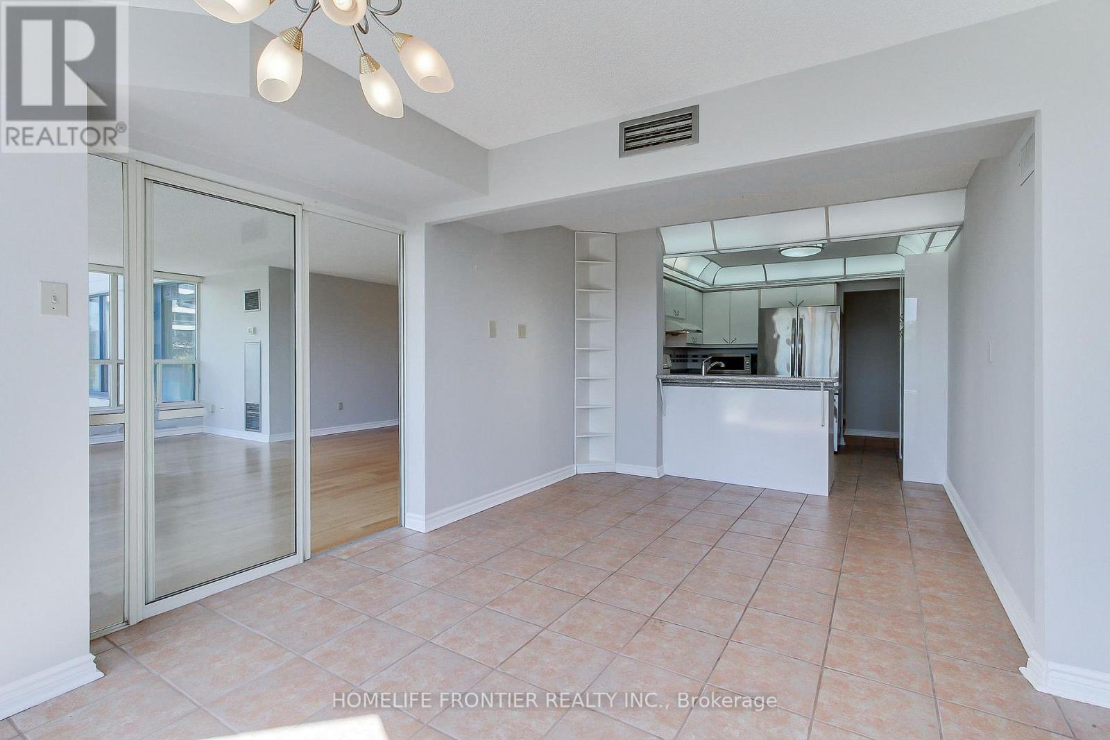411 - 7300 Yonge Street, Vaughan, Ontario  L4J 7Y5 - Photo 22 - N12435351