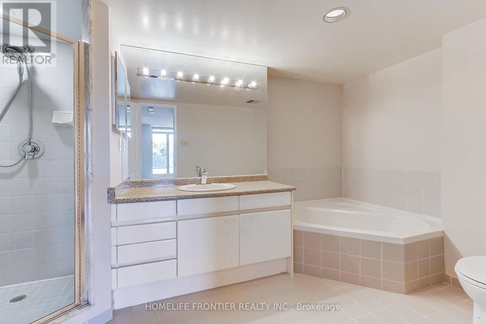 411 - 7300 Yonge Street, Vaughan, Ontario  L4J 7Y5 - Photo 29 - N12435351