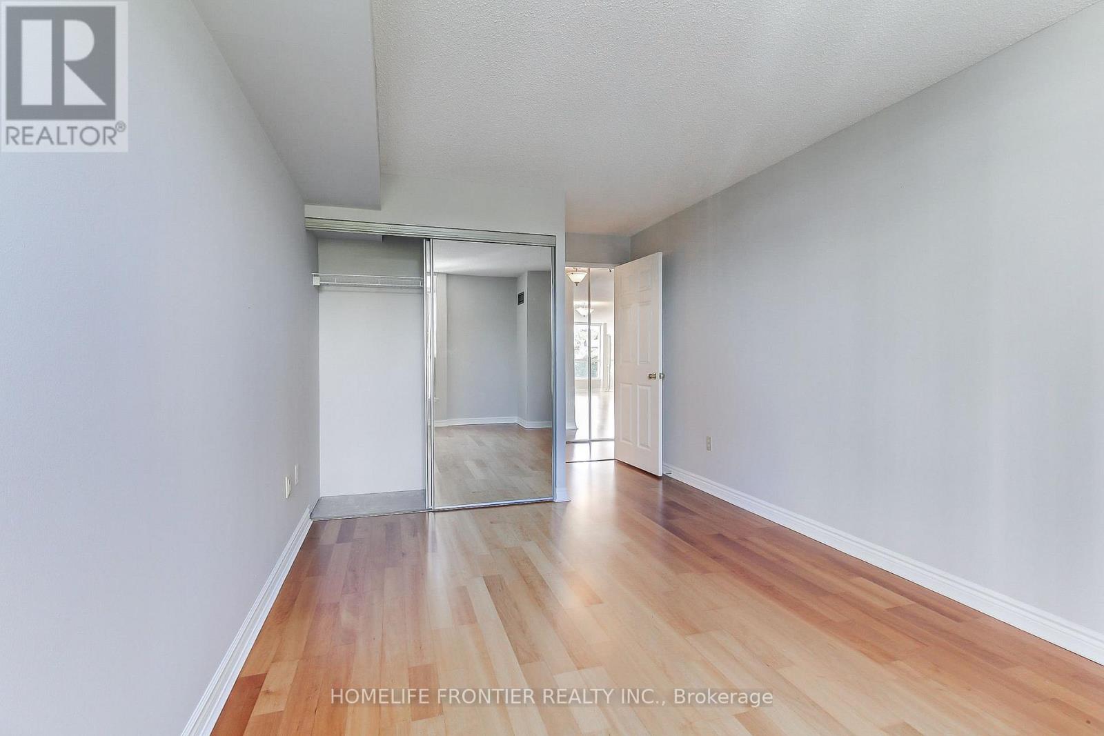 411 - 7300 Yonge Street, Vaughan, Ontario  L4J 7Y5 - Photo 35 - N12435351