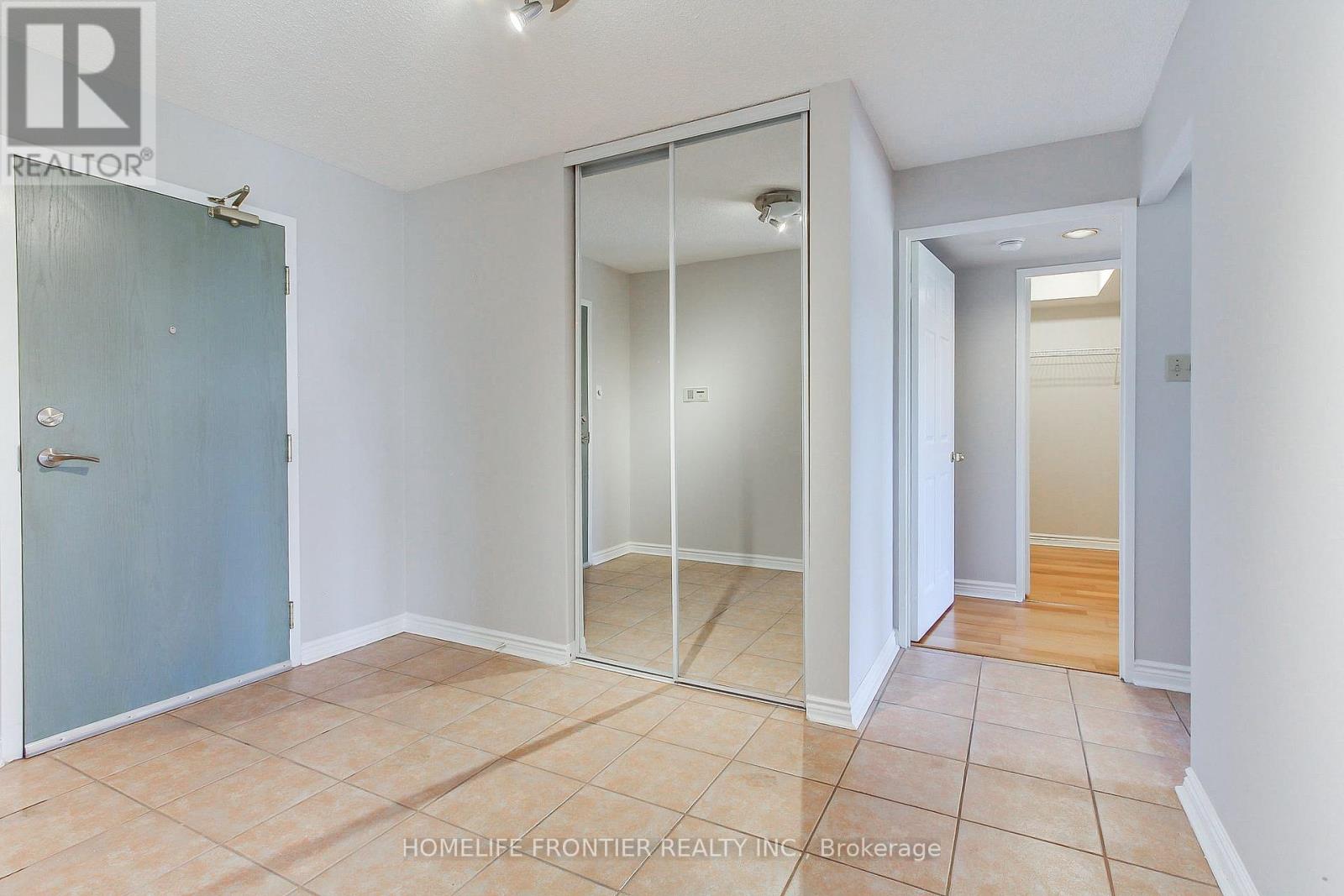 411 - 7300 Yonge Street, Vaughan, Ontario  L4J 7Y5 - Photo 8 - N12435351