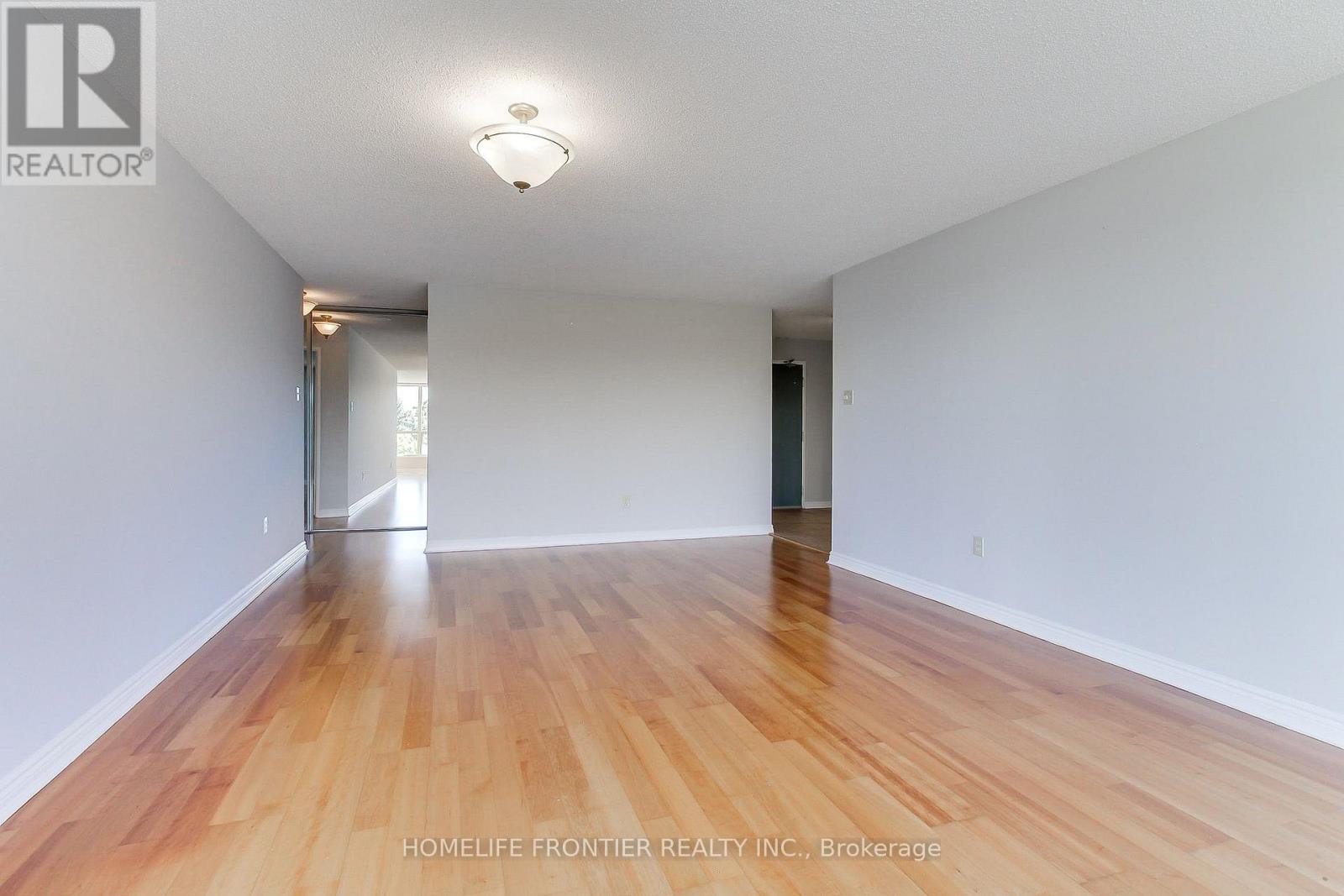 411 - 7300 Yonge Street, Vaughan, Ontario  L4J 7Y5 - Photo 9 - N12435351