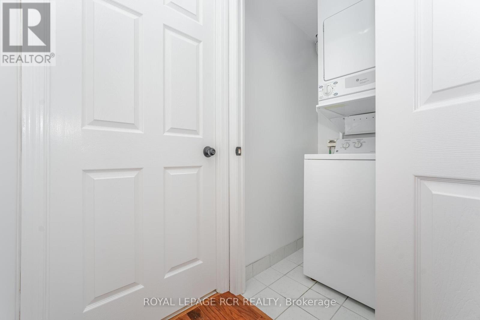 301 - 11 Oneida Crescent, Richmond Hill, Ontario  L4B 0A1 - Photo 14 - N12435361