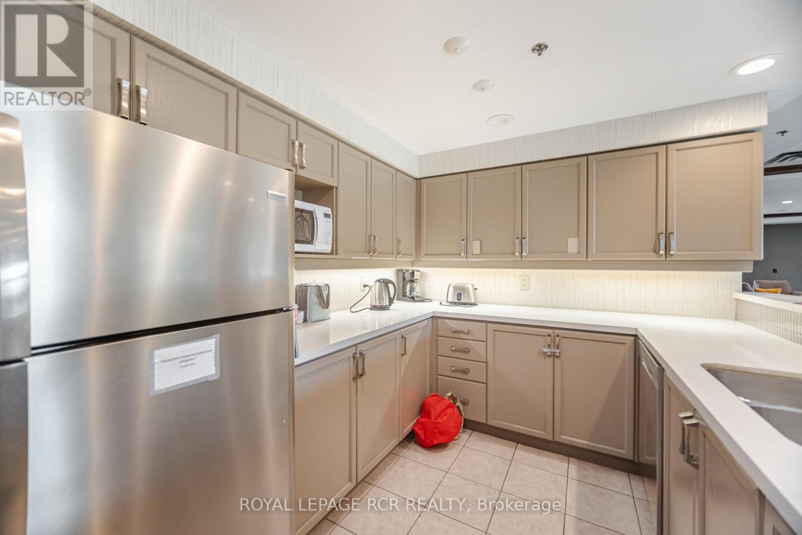 301 - 11 Oneida Crescent, Richmond Hill, Ontario  L4B 0A1 - Photo 23 - N12435361