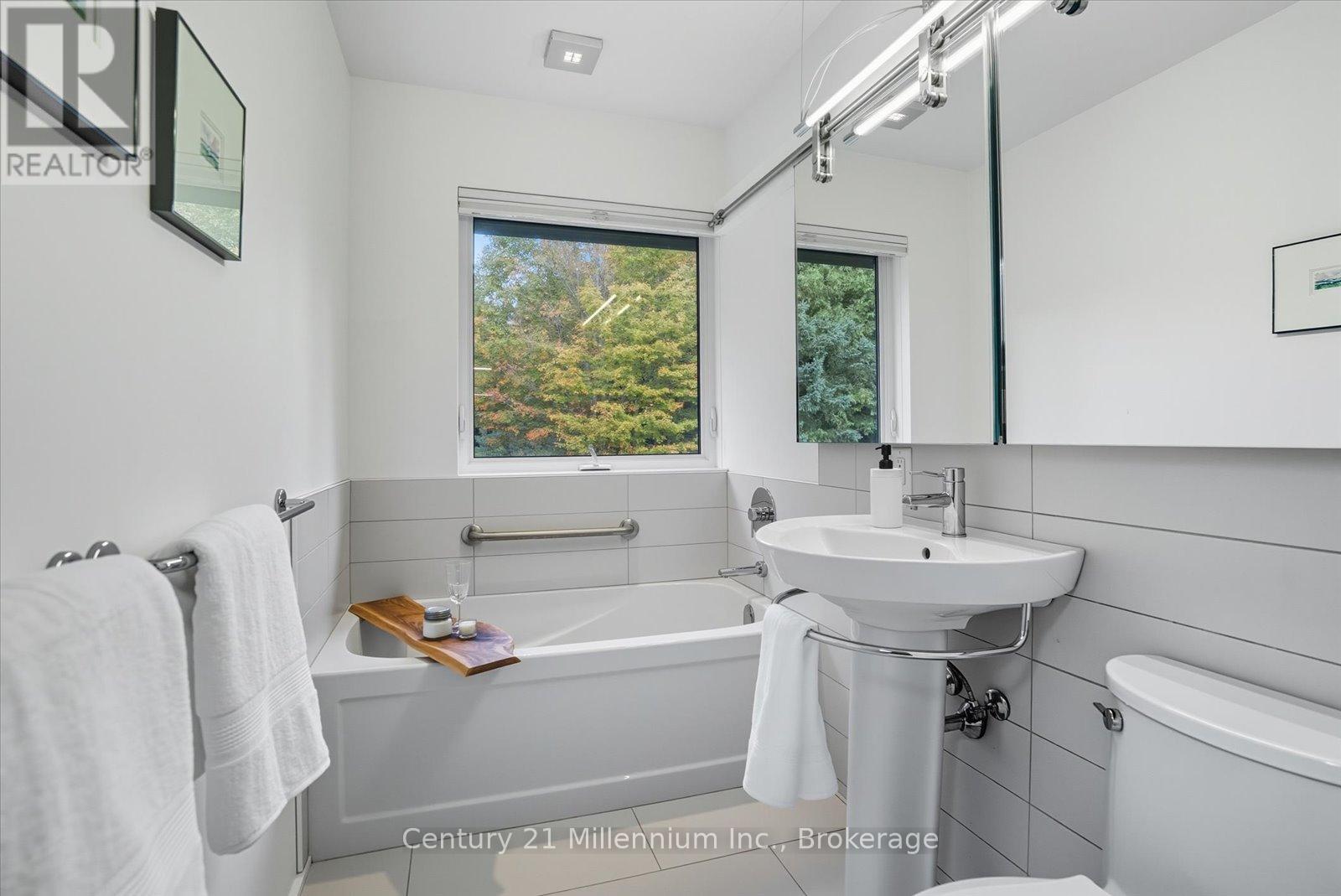 360592 Road 160 Road, Grey Highlands, Ontario  N0C 1E0 - Photo 26 - X12435400