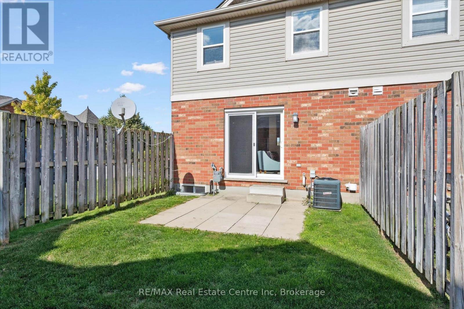 36 - 124 Gosling Gardens, Guelph, Ontario  N1G 5K6 - Photo 17 - X12435481