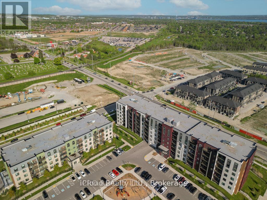 401 - 4 Spice Way, Barrie, Ontario  L9J 0M2 - Photo 27 - S12372145