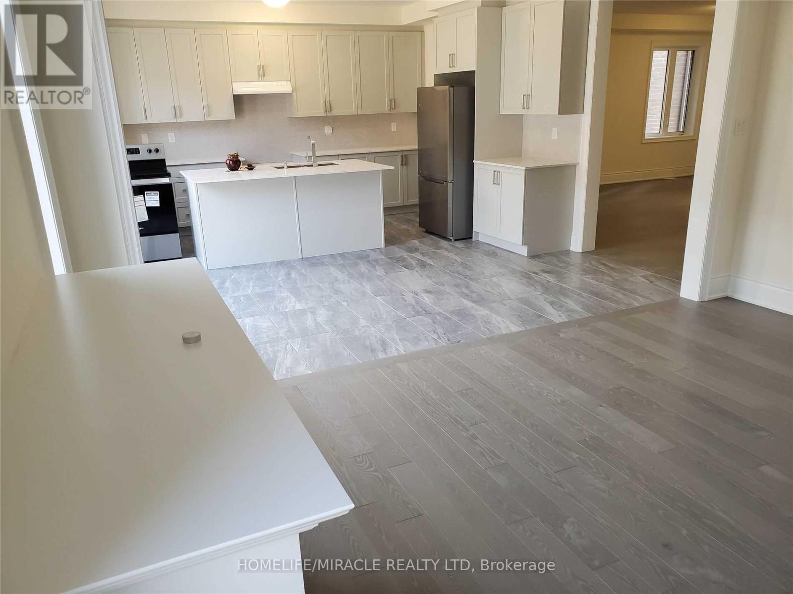 (Upper) - 19 Cobriza Crescent, Brampton, Ontario  L7A 5A6 - Photo 5 - W12358019