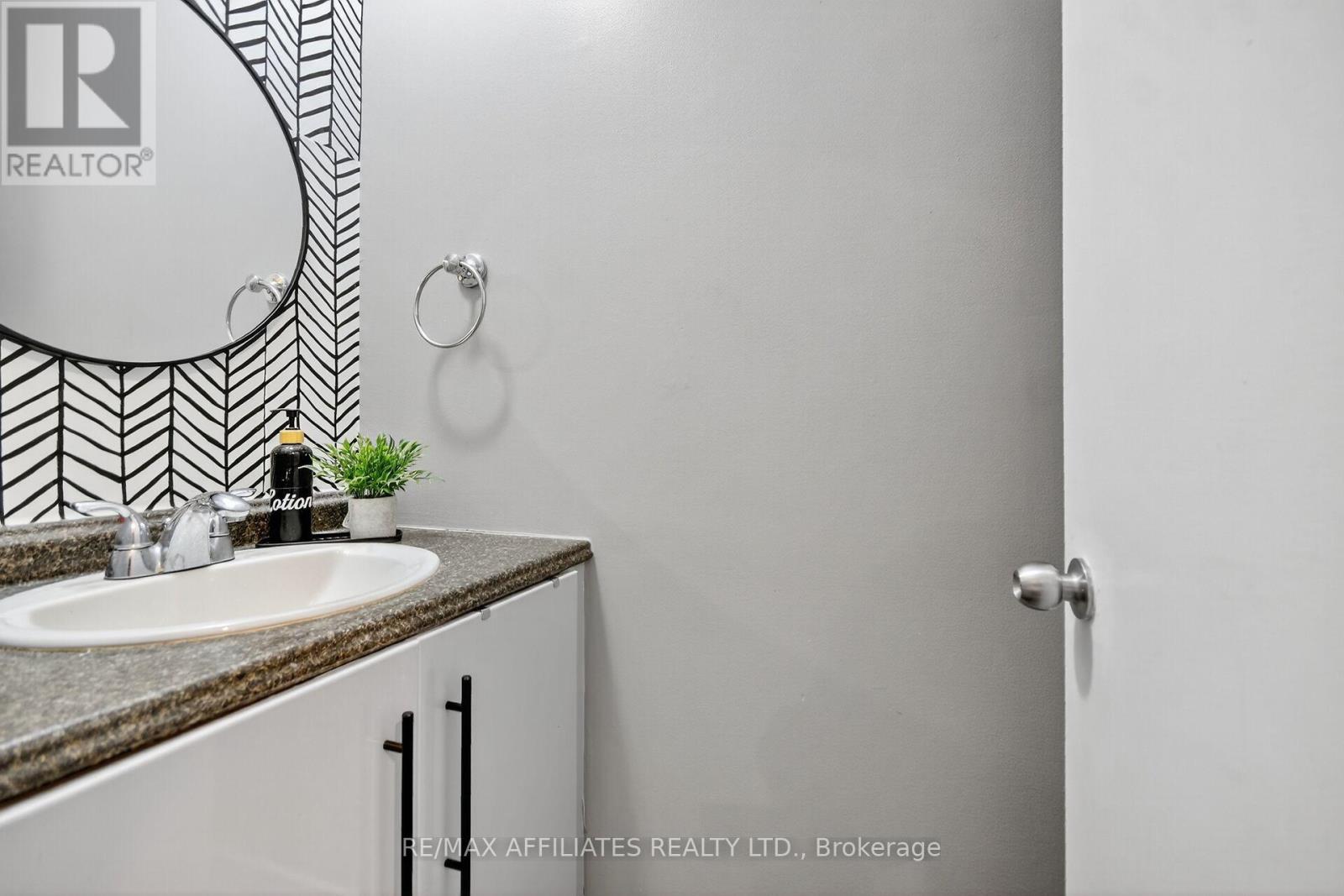 17 - 73 Clarkson Crescent, Ottawa, Ontario  K2L 3C9 - Photo 11 - X12435414