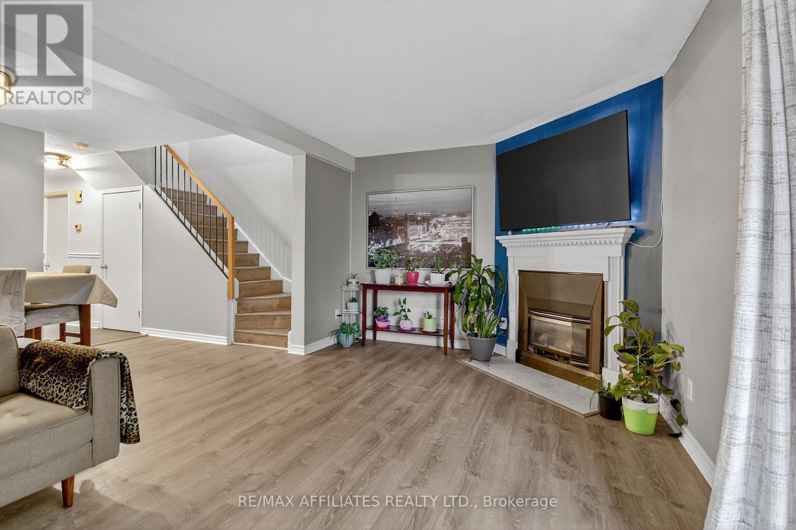 17 - 73 Clarkson Crescent, Ottawa, Ontario  K2L 3C9 - Photo 8 - X12435414