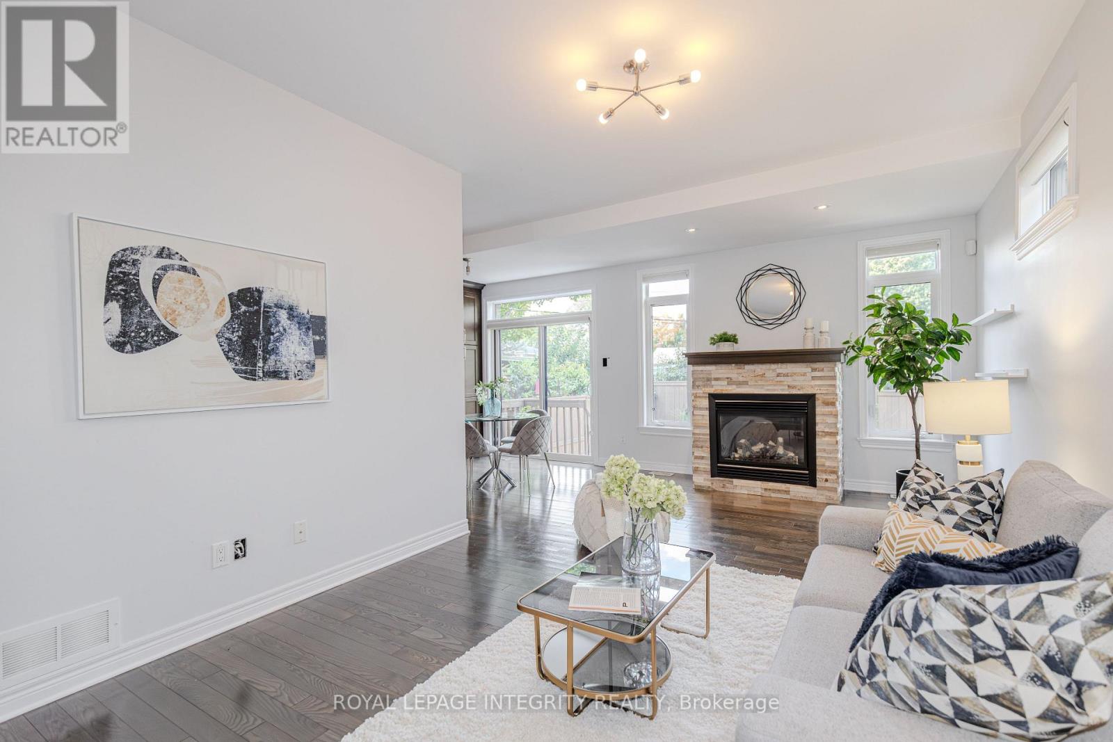 206 Ancaster Avenue, Ottawa, Ontario  K2B 5B3 - Photo 10 - X12435437