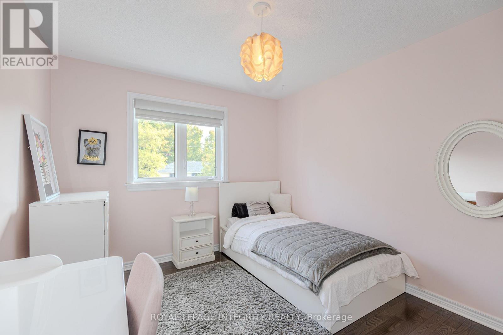 206 Ancaster Avenue, Ottawa, Ontario  K2B 5B3 - Photo 19 - X12435437