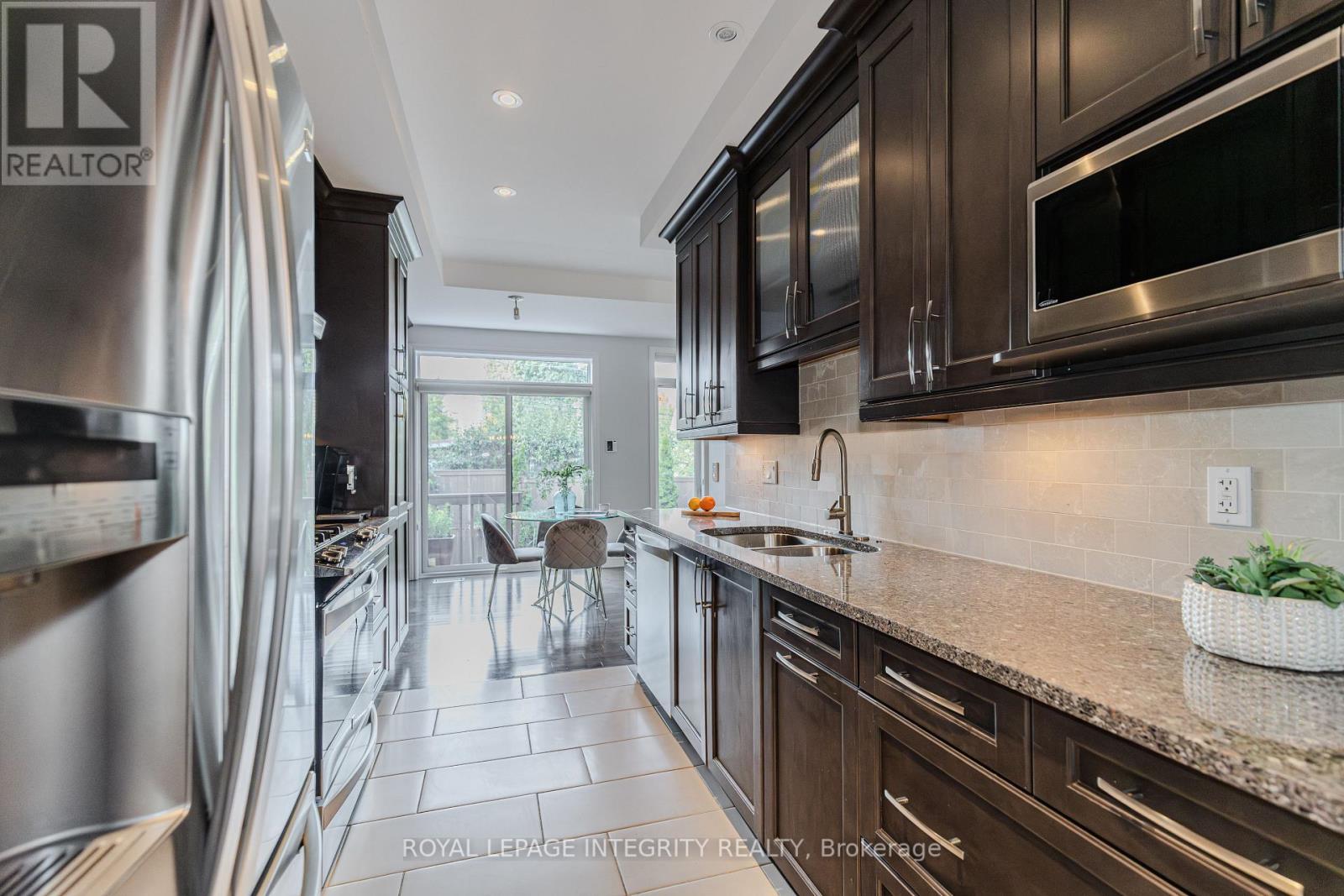 206 Ancaster Avenue, Ottawa, Ontario  K2B 5B3 - Photo 4 - X12435437