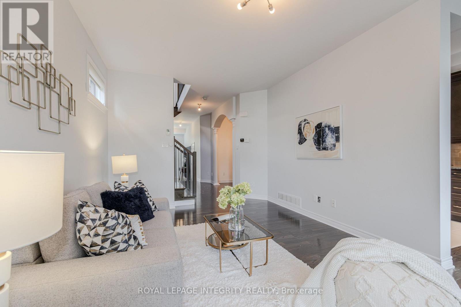 206 Ancaster Avenue, Ottawa, Ontario  K2B 5B3 - Photo 9 - X12435437