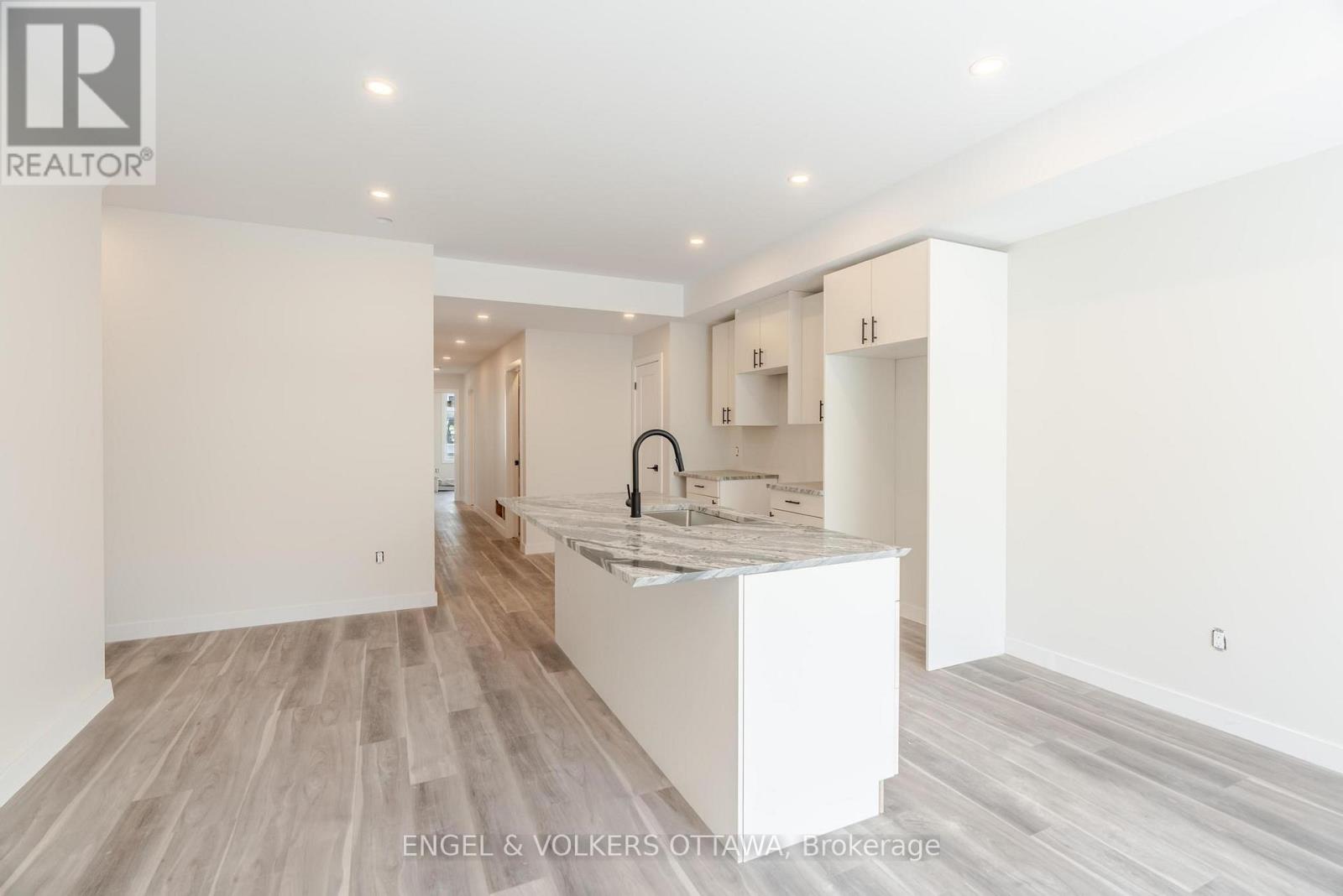 C - 195 Hopewell Avenue, Ottawa, Ontario  K1S 2Z4 - Photo 12 - X12435466