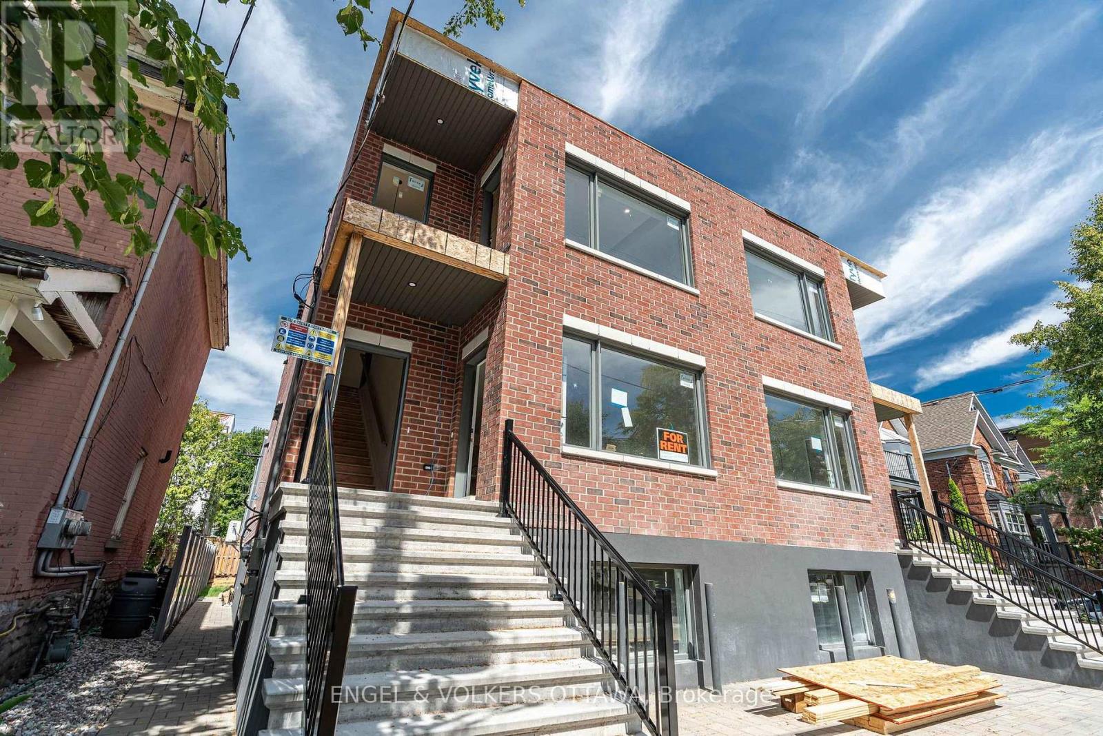 C - 195 Hopewell Avenue, Ottawa, Ontario  K1S 2Z4 - Photo 3 - X12435466