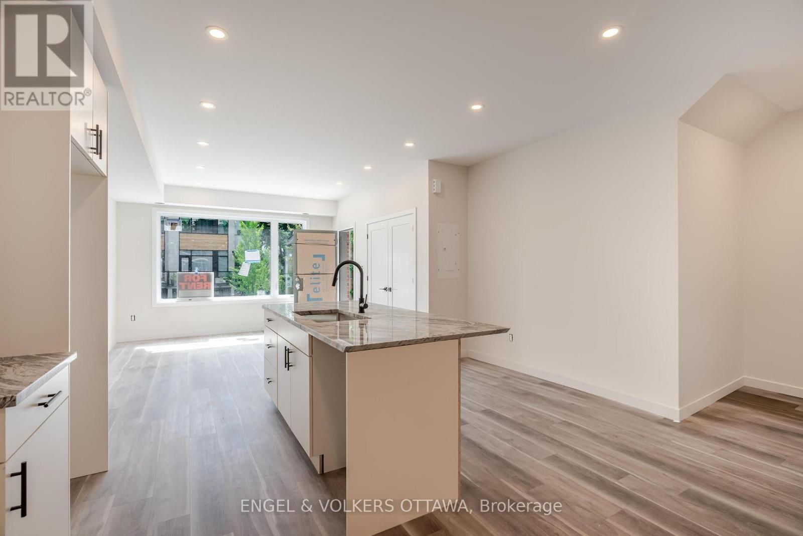 C - 195 Hopewell Avenue, Ottawa, Ontario  K1S 2Z4 - Photo 4 - X12435466