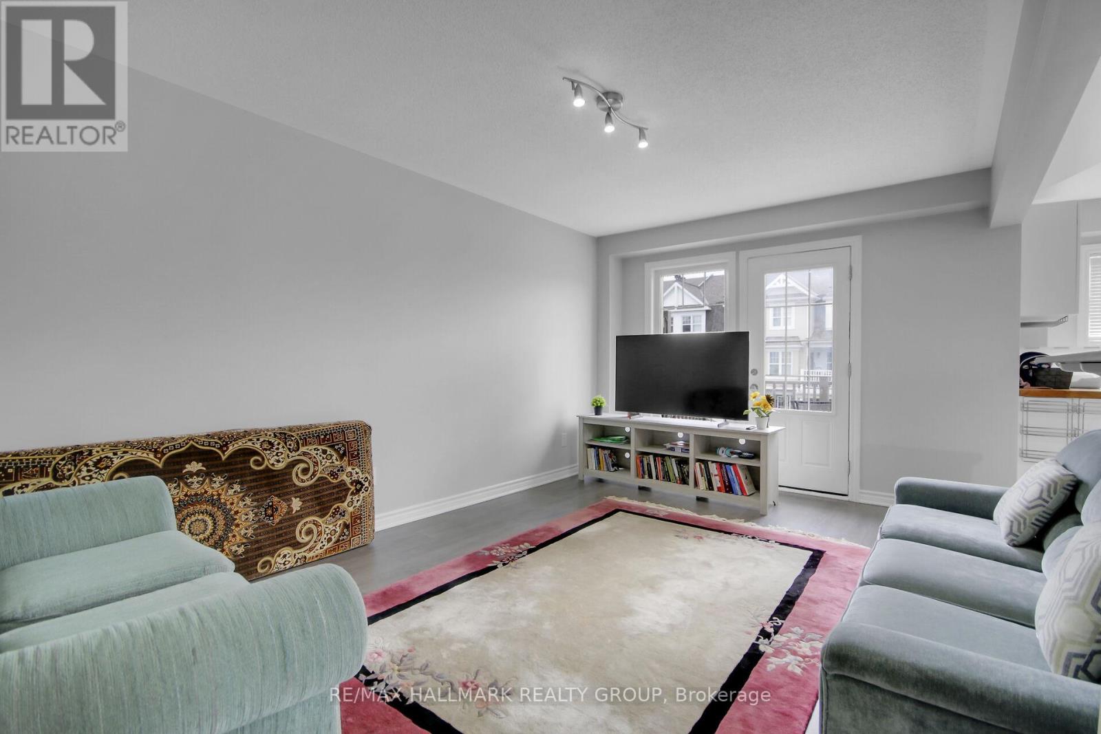 41 Maroma Street, Ottawa, Ontario  K4A 1A3 - Photo 12 - X12435477