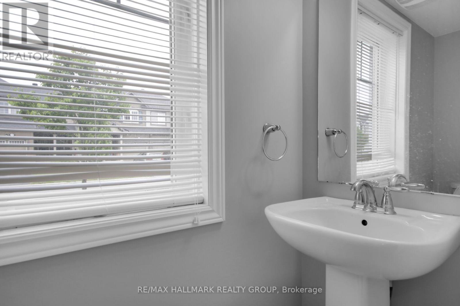 41 Maroma Street, Ottawa, Ontario  K4A 1A3 - Photo 8 - X12435477