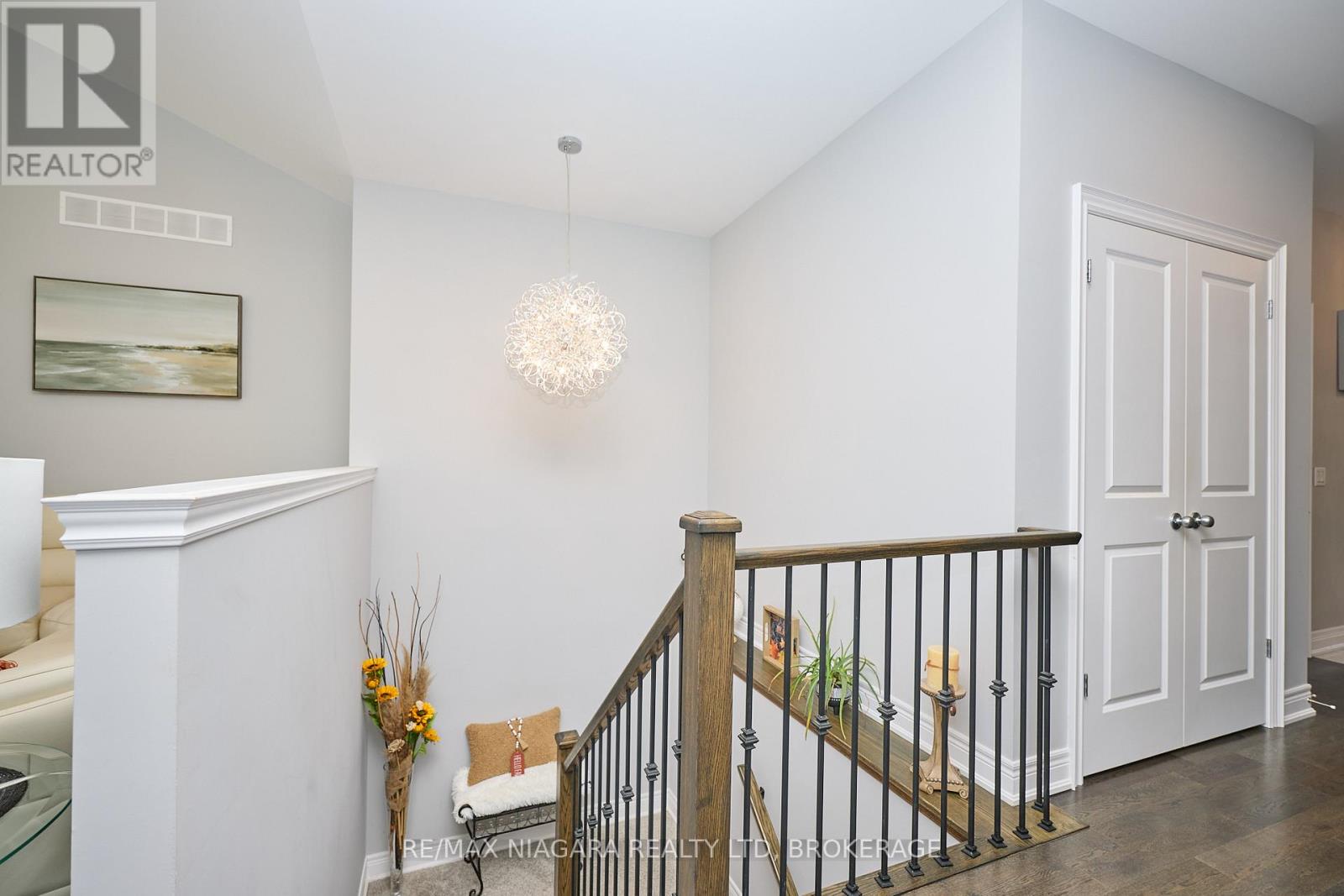 4049 Village Creek Drive, Fort Erie, Ontario  L0S 1S0 - Photo 16 - X12435395