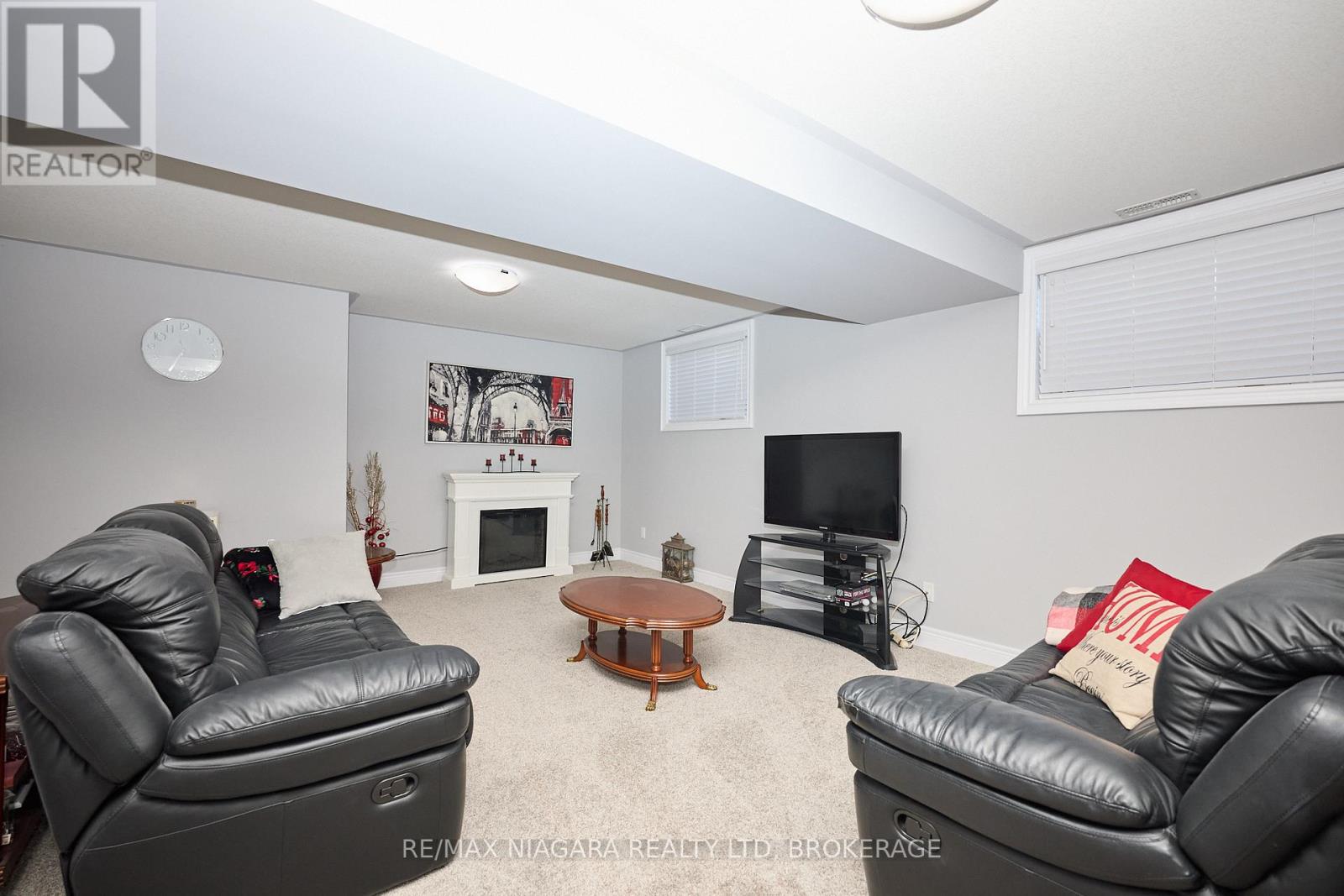 4049 Village Creek Drive, Fort Erie, Ontario  L0S 1S0 - Photo 22 - X12435395