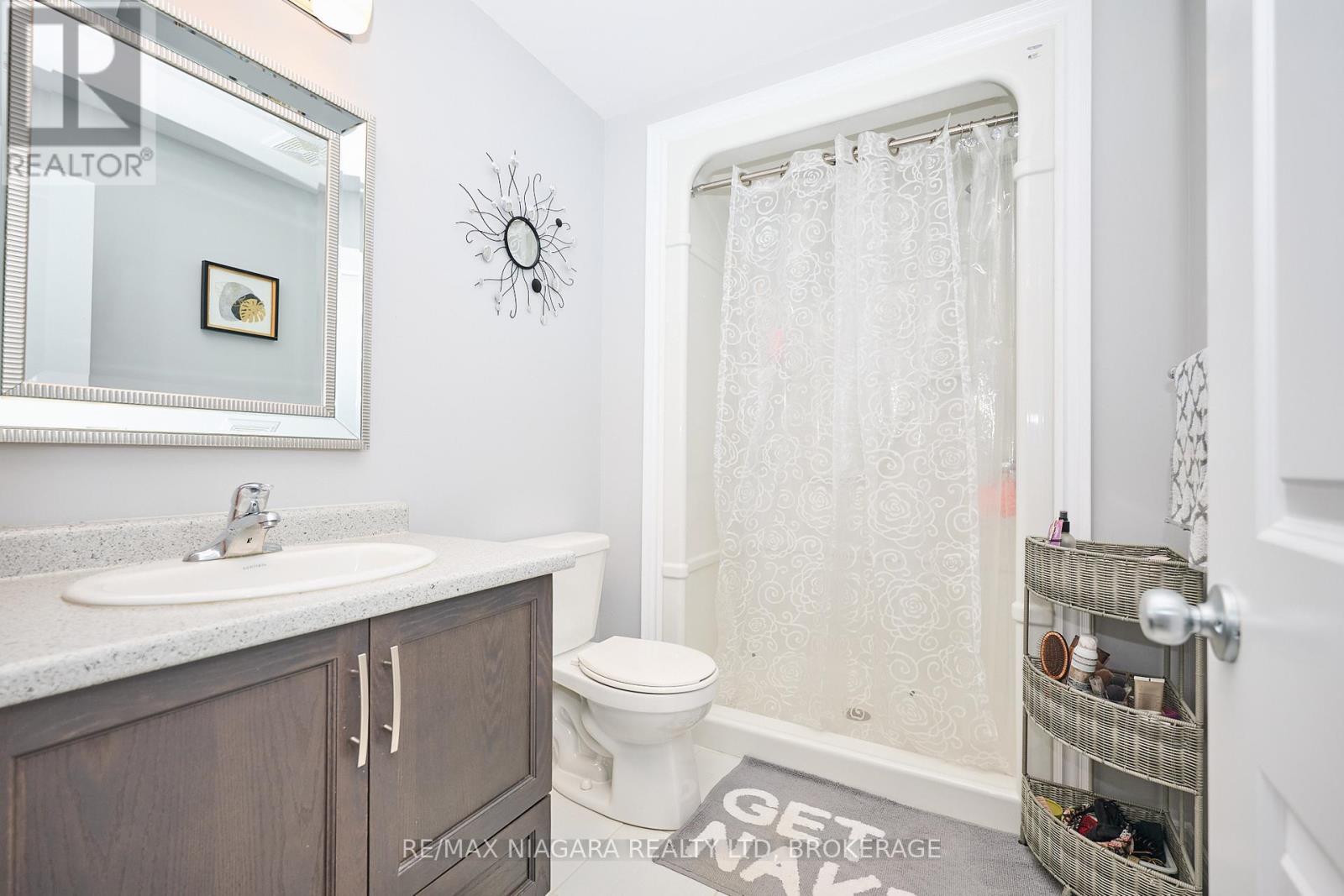 4049 Village Creek Drive, Fort Erie, Ontario  L0S 1S0 - Photo 25 - X12435395