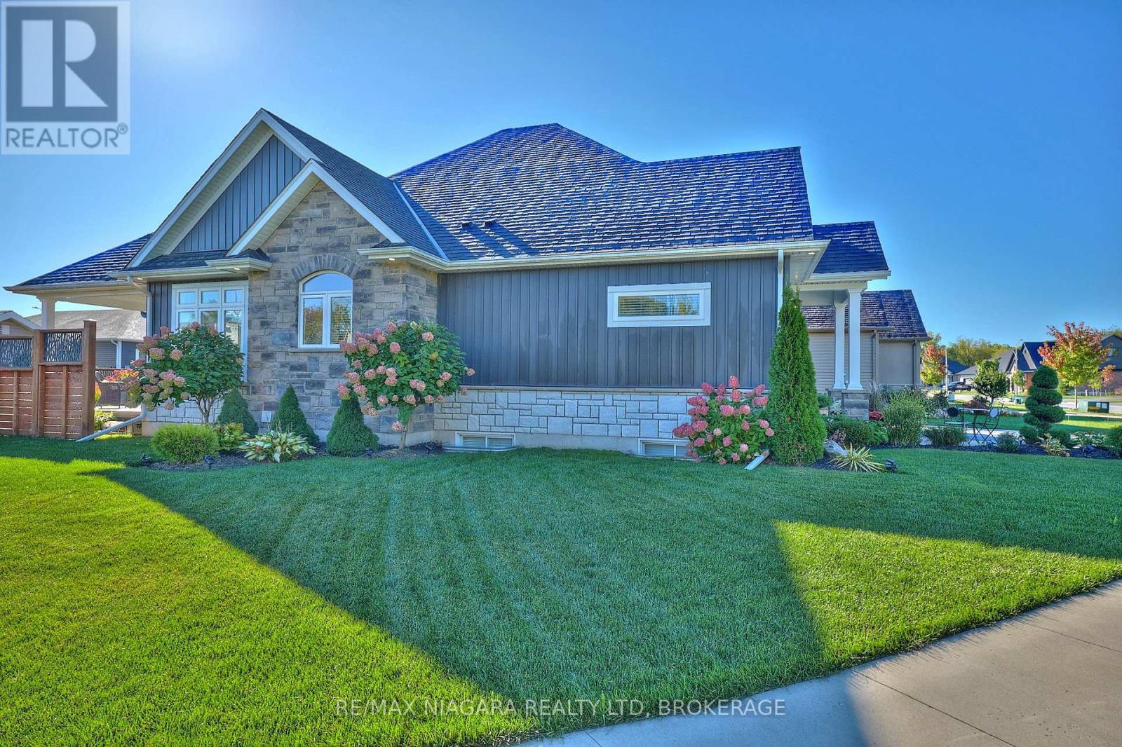 4049 Village Creek Drive, Fort Erie (Stevensville), Ontario  L0S 1S0 - Photo 27 - X12435395