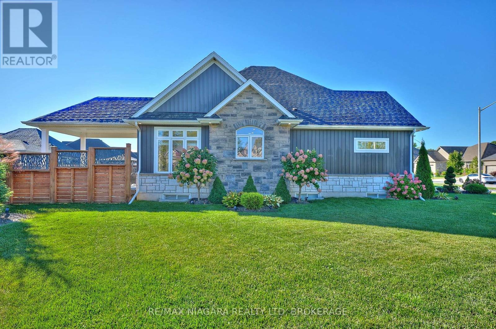 4049 Village Creek Drive, Fort Erie (Stevensville), Ontario  L0S 1S0 - Photo 28 - X12435395