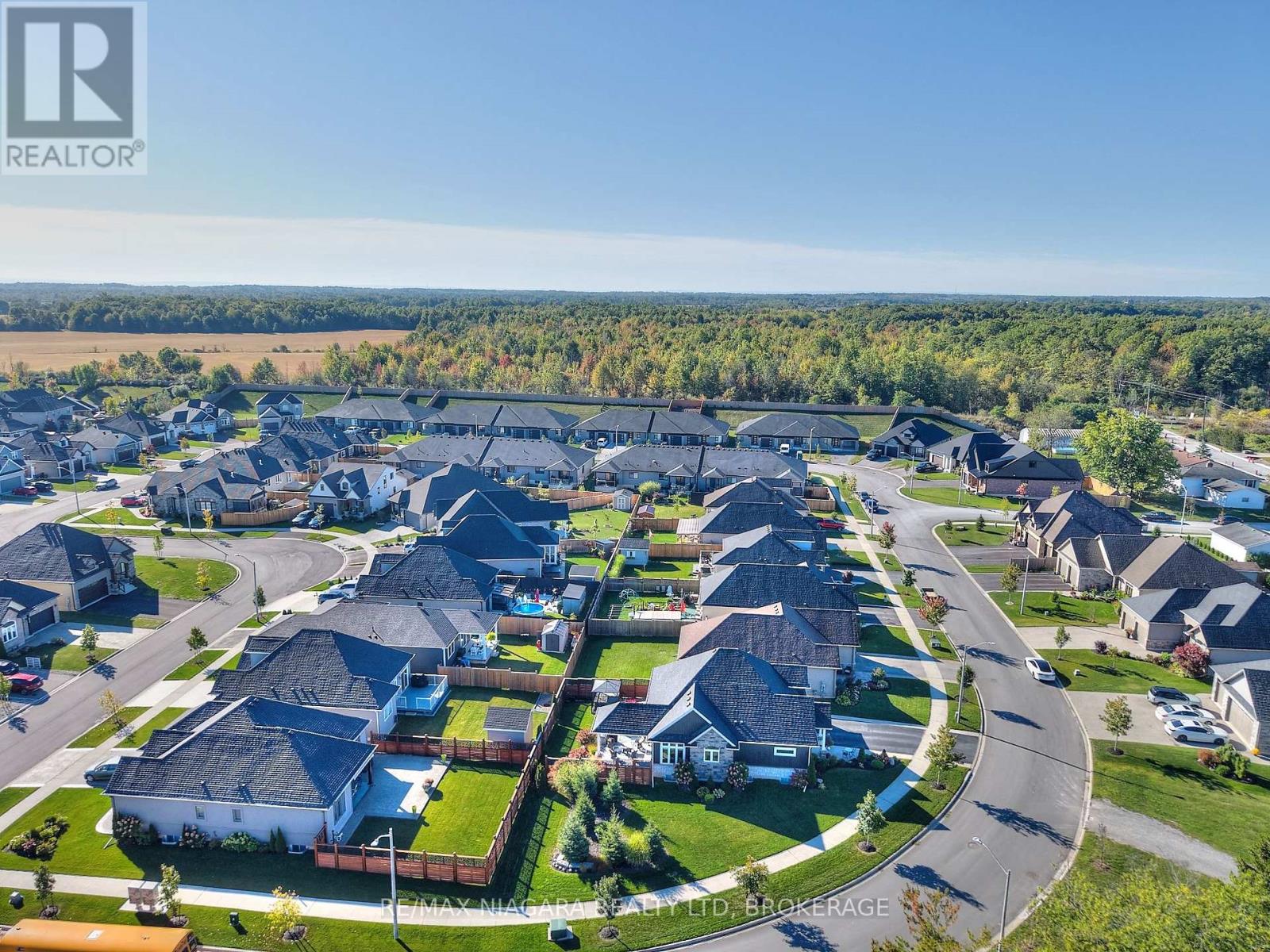 4049 Village Creek Drive, Fort Erie (Stevensville), Ontario  L0S 1S0 - Photo 40 - X12435395