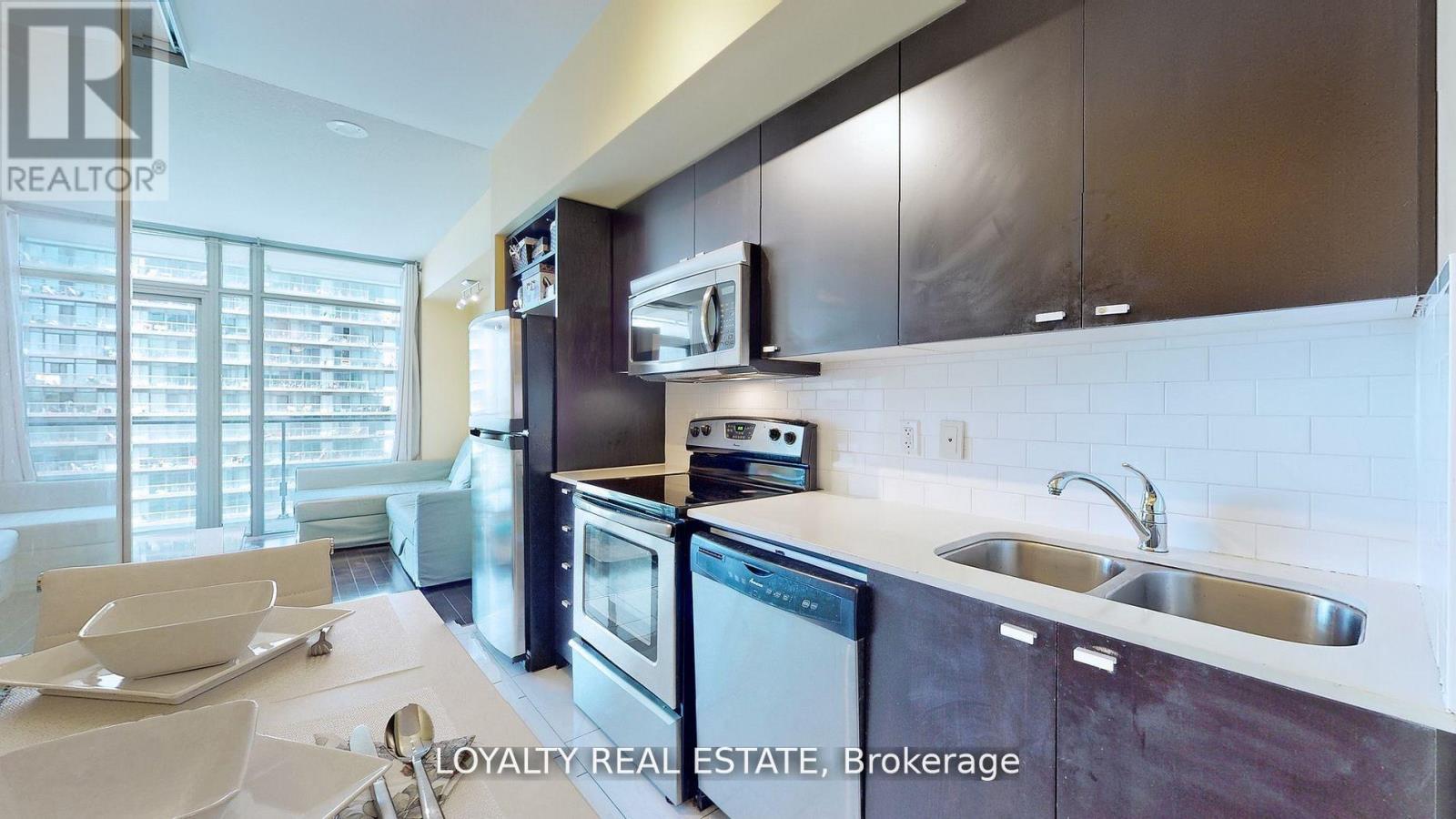 1810 - 103 The Queensway W, Toronto, Ontario  M6S 5B3 - Photo 13 - W12435354
