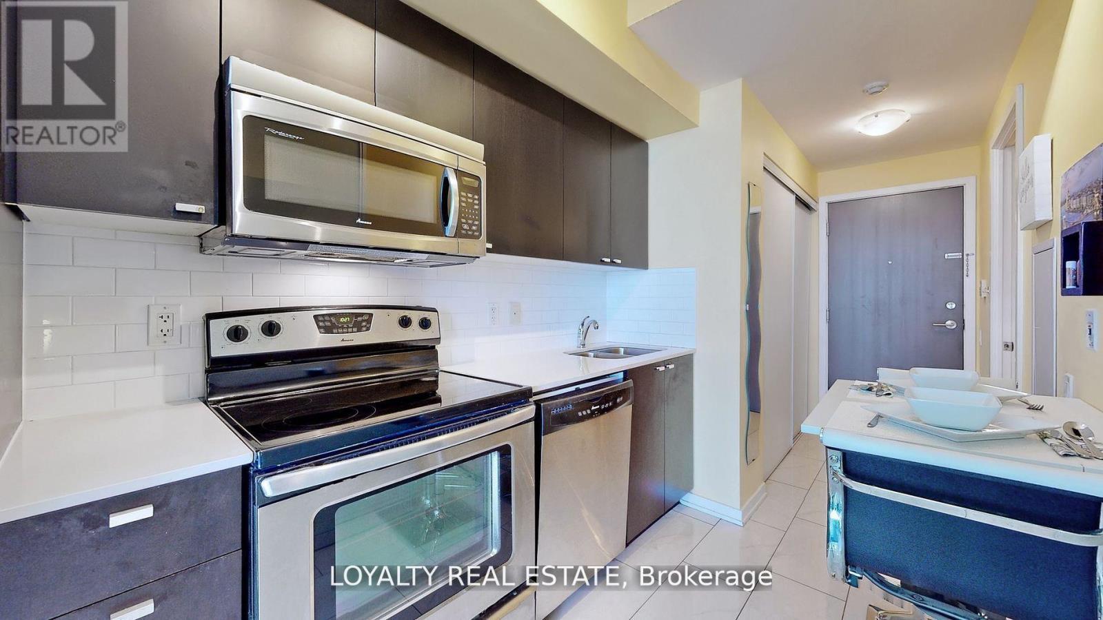 1810 - 103 The Queensway W, Toronto, Ontario  M6S 5B3 - Photo 14 - W12435354