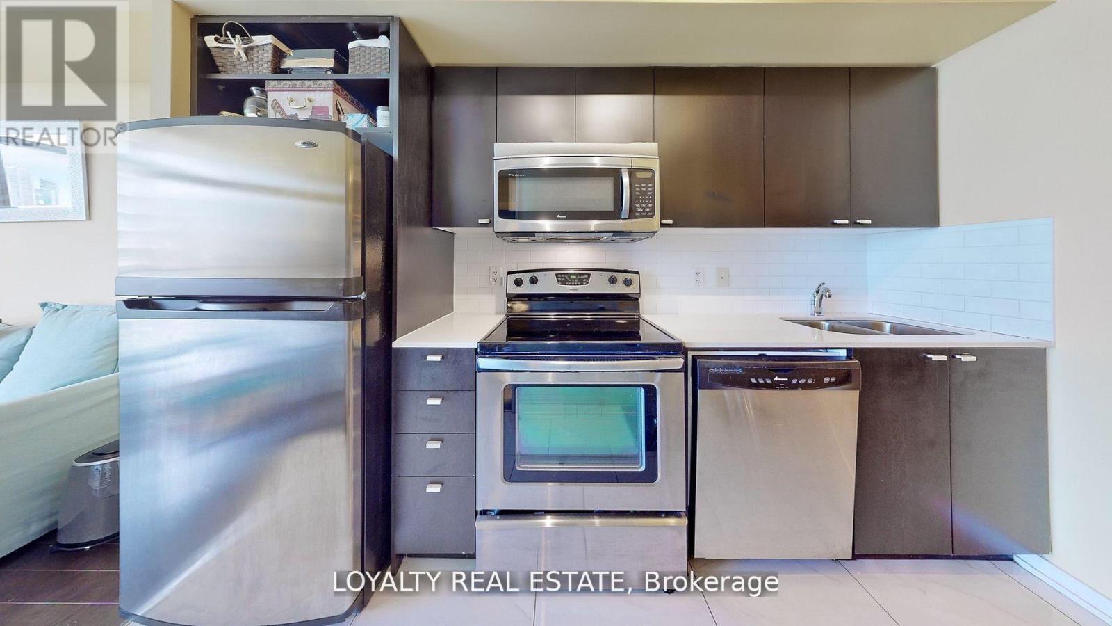 1810 - 103 The Queensway W, Toronto, Ontario  M6S 5B3 - Photo 15 - W12435354