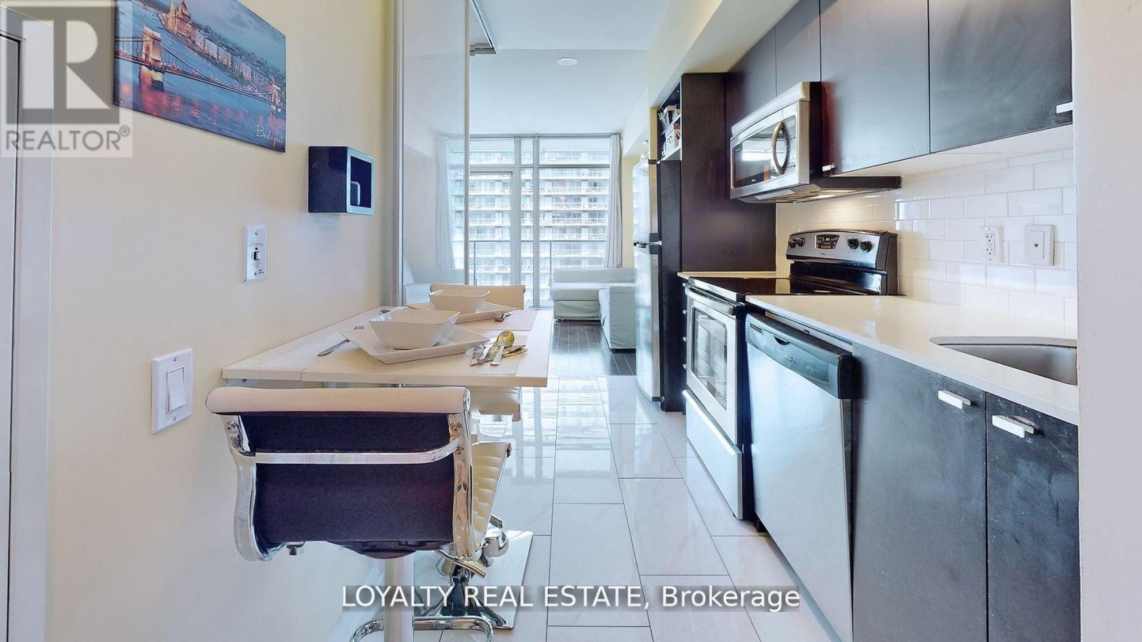 1810 - 103 The Queensway W, Toronto, Ontario  M6S 5B3 - Photo 16 - W12435354
