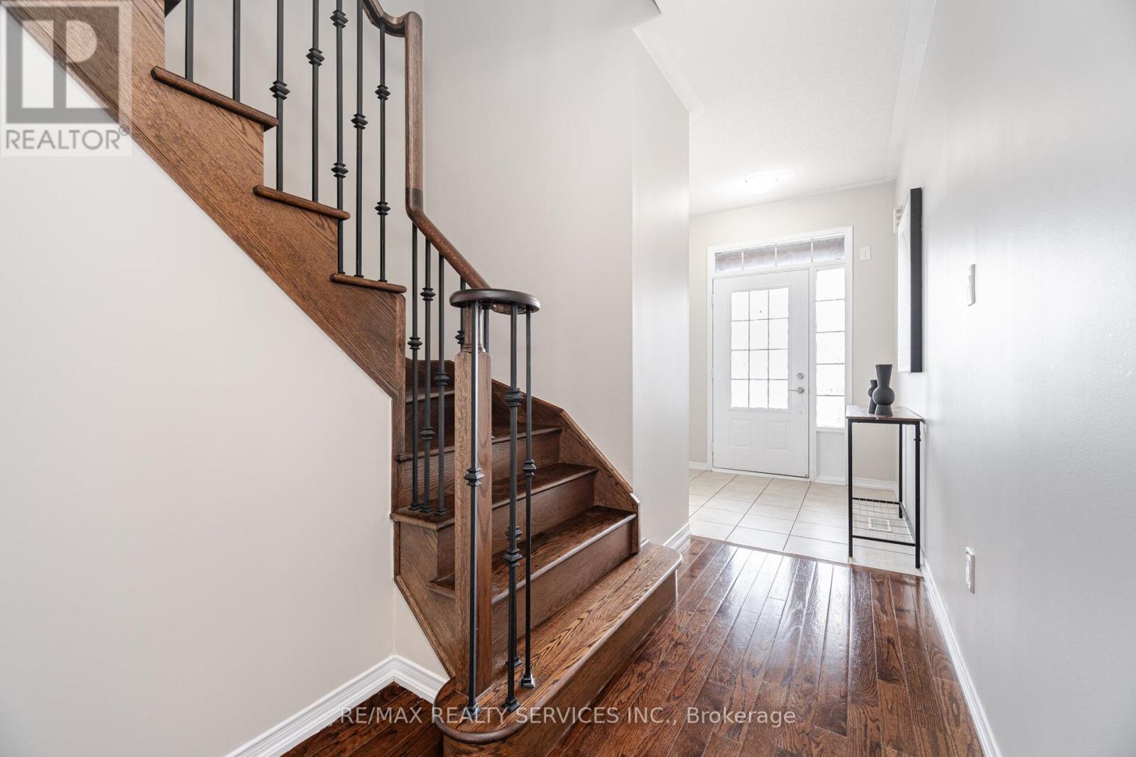 162 Sussexvale Drive, Brampton, Ontario  L6R 3R2 - Photo 20 - W12435367