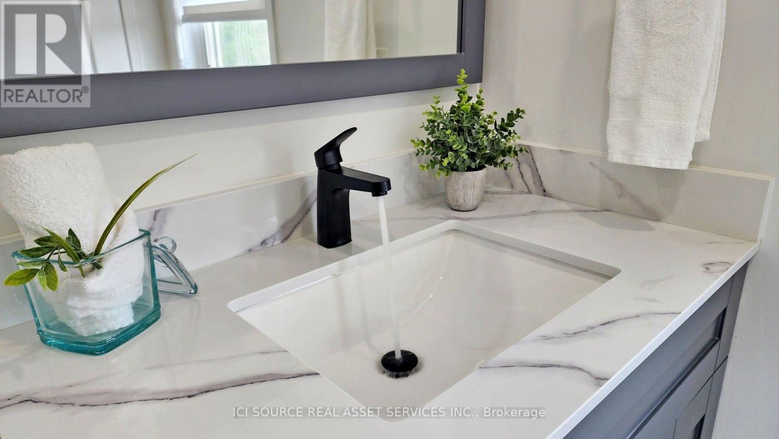 3356 Southwick Street, Mississauga, Ontario  L5M 7L5 - Photo 17 - W12435375