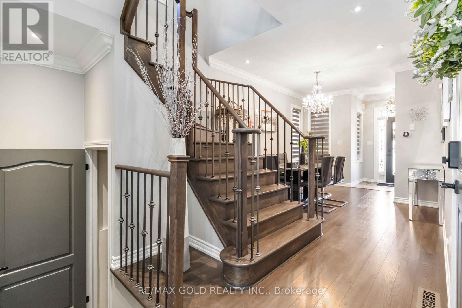110 Kempenfelt Trail, Brampton, Ontario  L7A 0Z9 - Photo 11 - W12435376