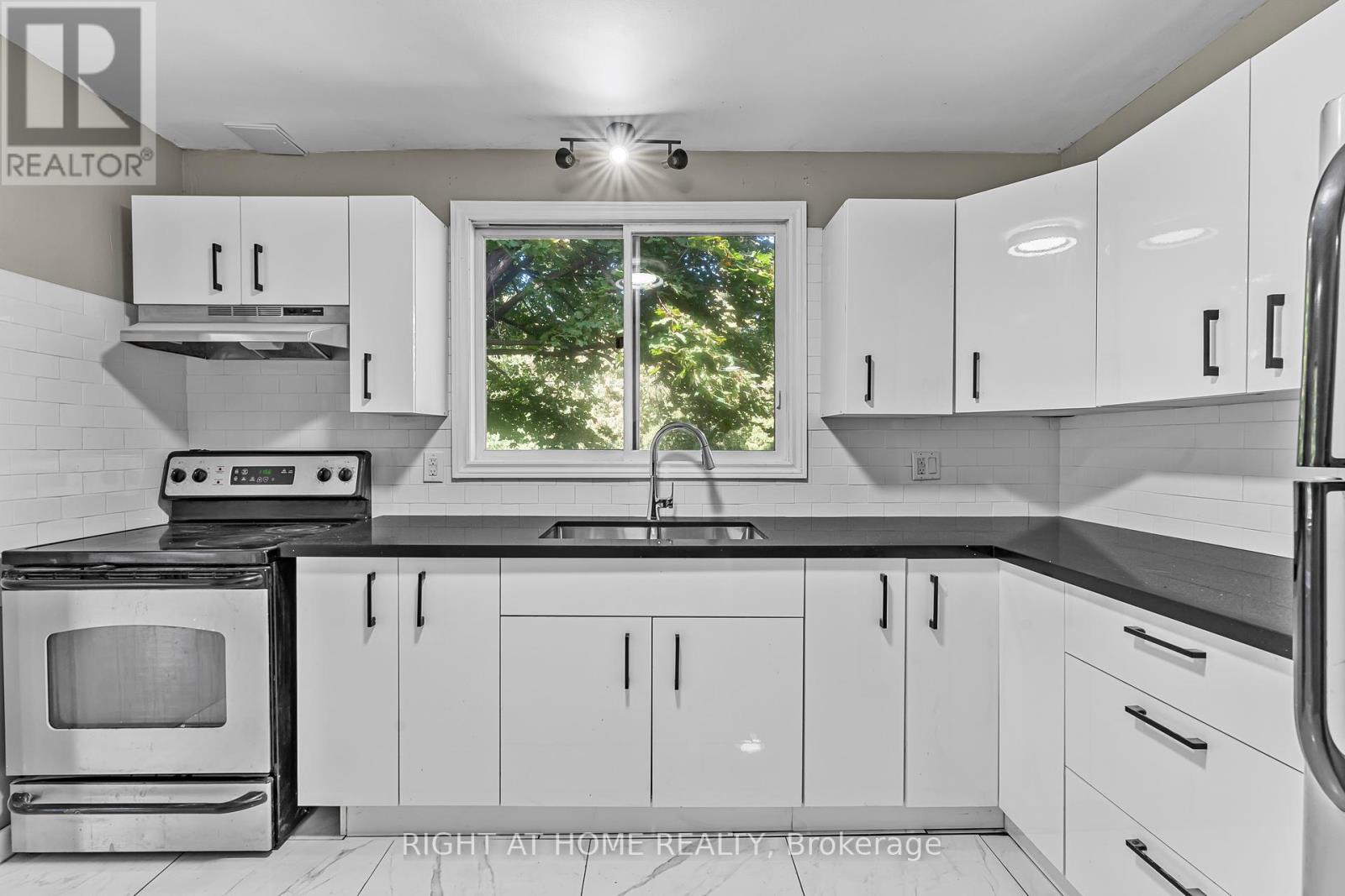 335 William Street, Niagara-On-The-Lake, Ontario  L0S 1J0 - Photo 11 - X12435338