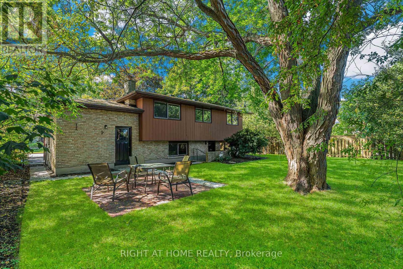 335 William Street, Niagara-On-The-Lake, Ontario  L0S 1J0 - Photo 3 - X12435338