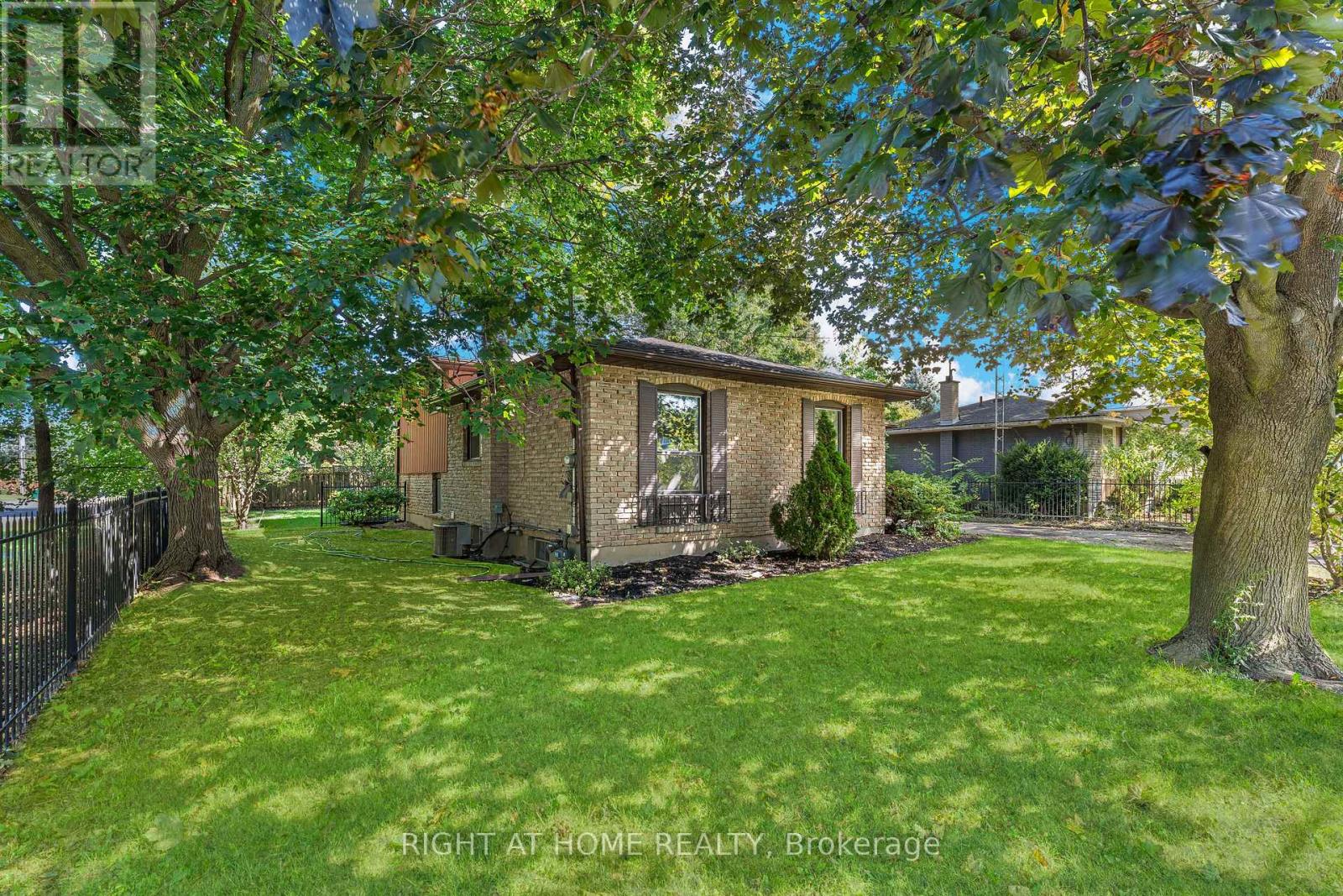 335 William Street, Niagara-On-The-Lake, Ontario  L0S 1J0 - Photo 7 - X12435338