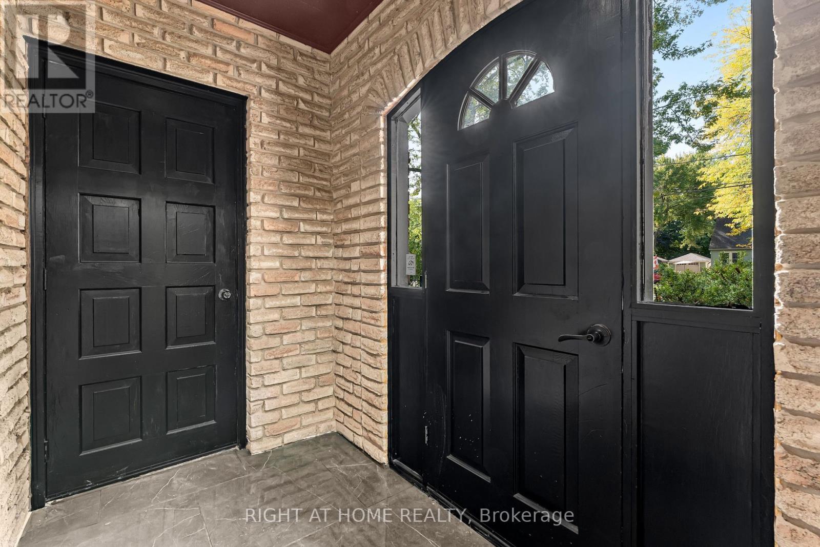 335 William Street, Niagara-On-The-Lake, Ontario  L0S 1J0 - Photo 8 - X12435338