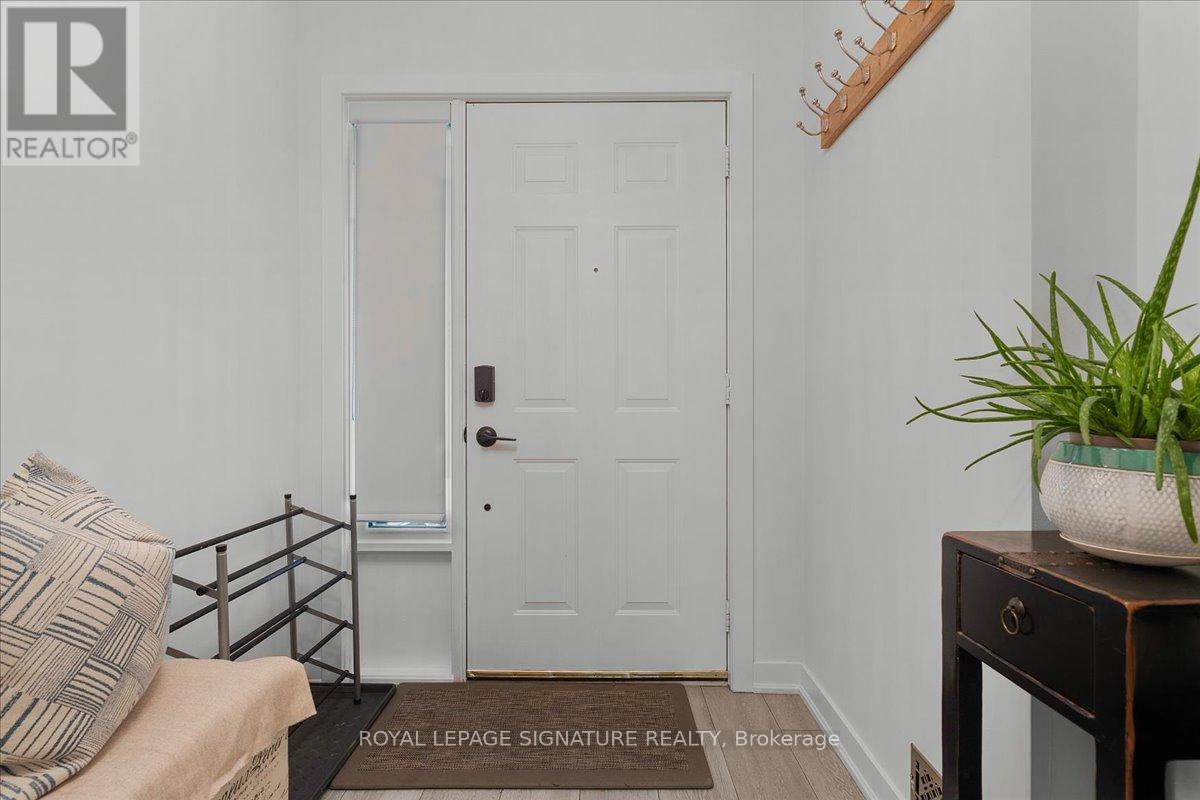 11 - 384 Limeridge Road E, Hamilton, Ontario  L9A 2S7 - Photo 3 - X12435340