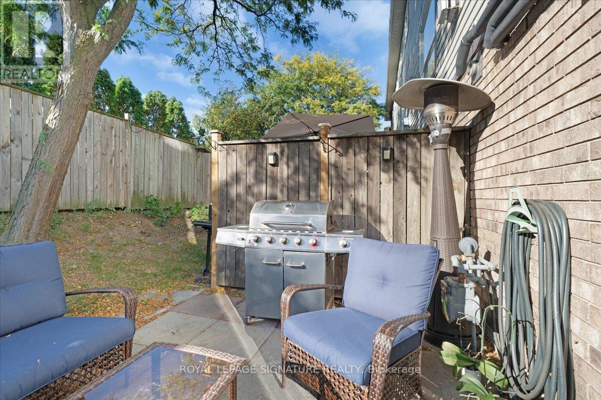 11 - 384 Limeridge Road E, Hamilton, Ontario  L9A 2S7 - Photo 40 - X12435340