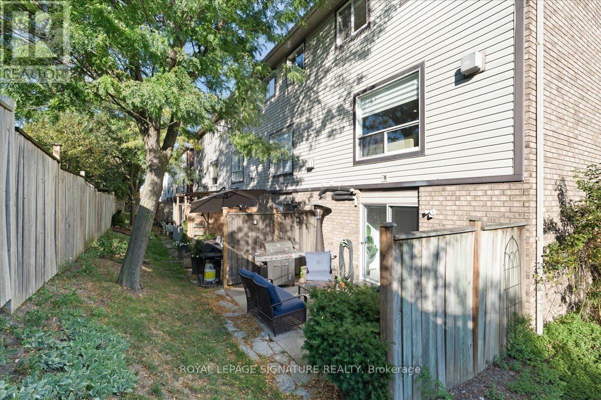 11 - 384 Limeridge Road E, Hamilton, Ontario  L9A 2S7 - Photo 43 - X12435340