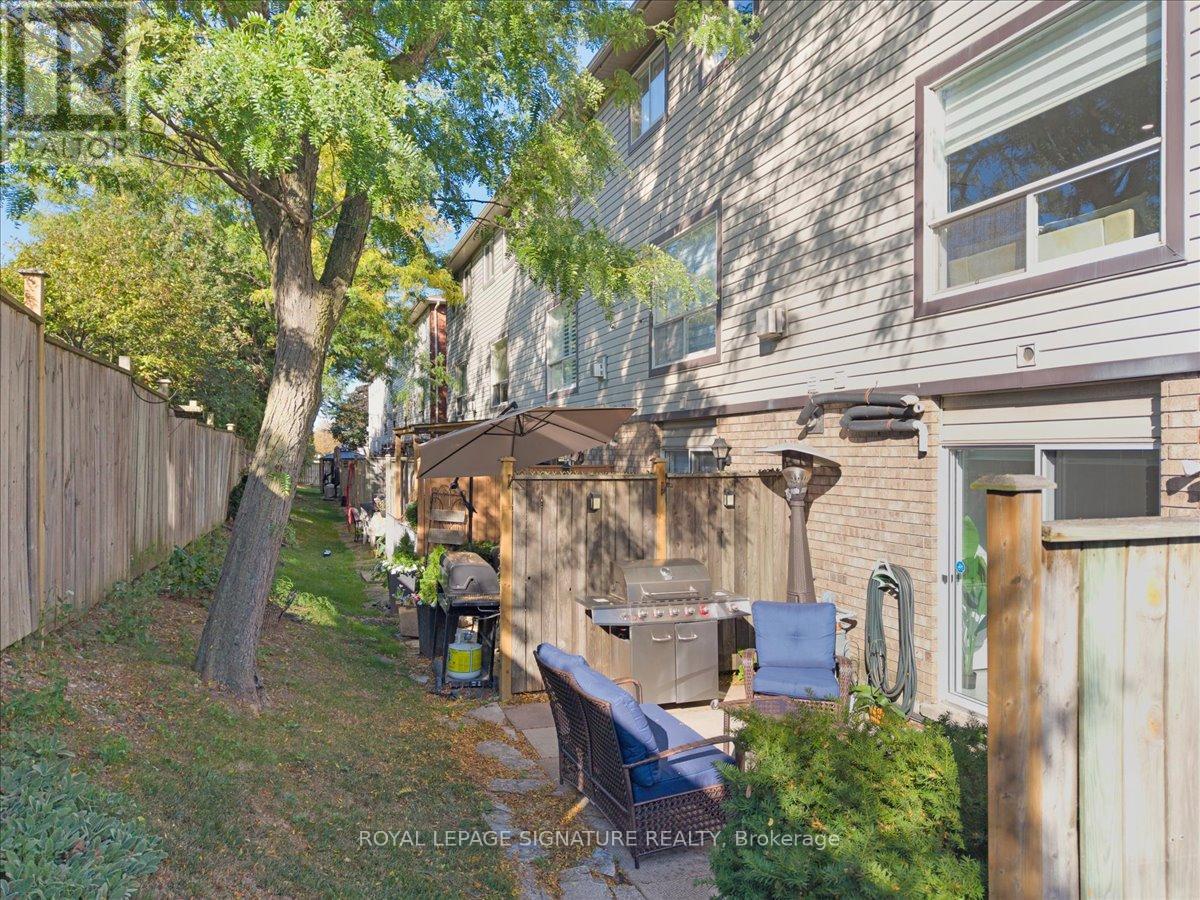 11 - 384 Limeridge Road E, Hamilton, Ontario  L9A 2S7 - Photo 44 - X12435340