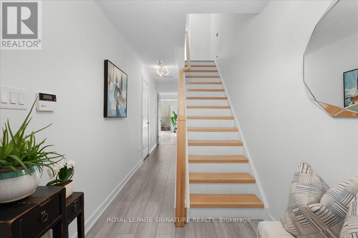 11 - 384 Limeridge Road E, Hamilton, Ontario  L9A 2S7 - Photo 5 - X12435340