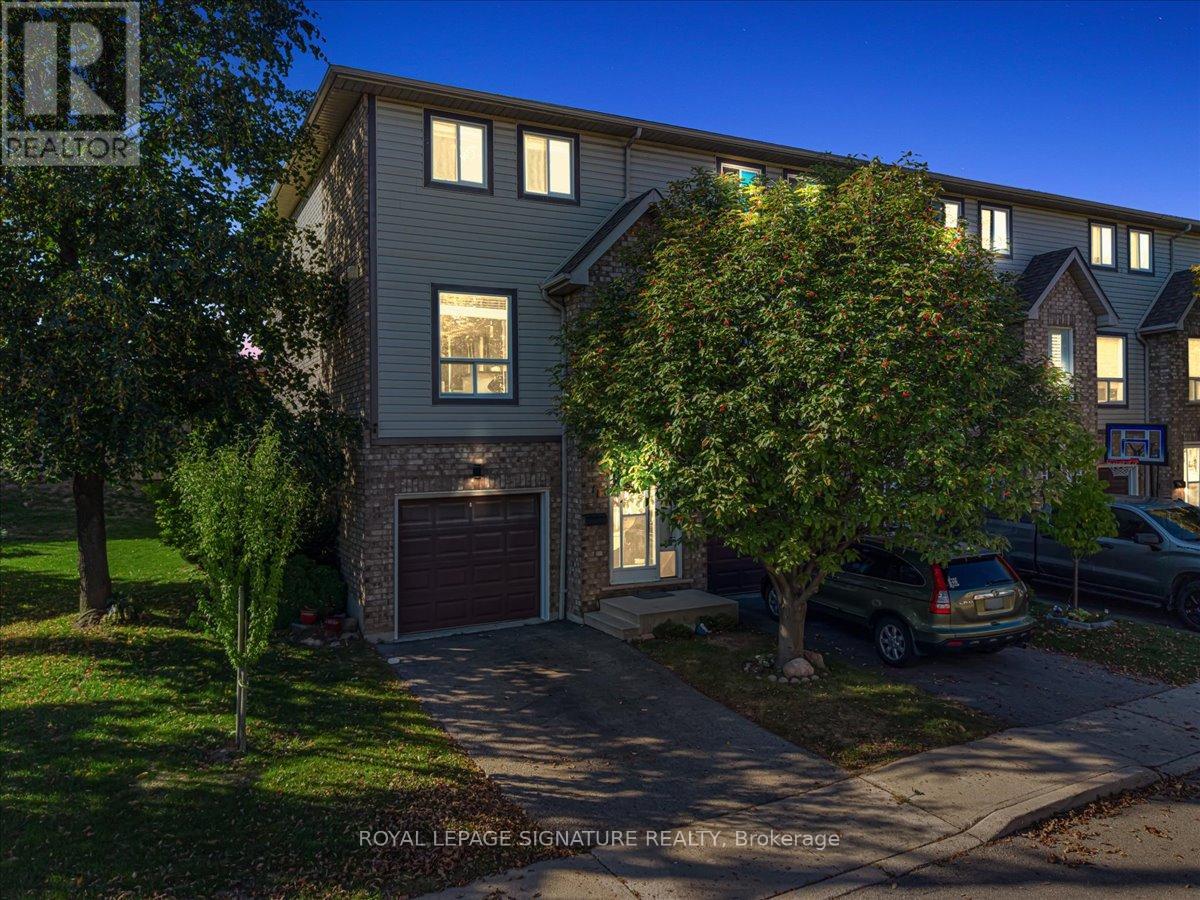 11 - 384 Limeridge Road E, Hamilton, Ontario  L9A 2S7 - Photo 50 - X12435340